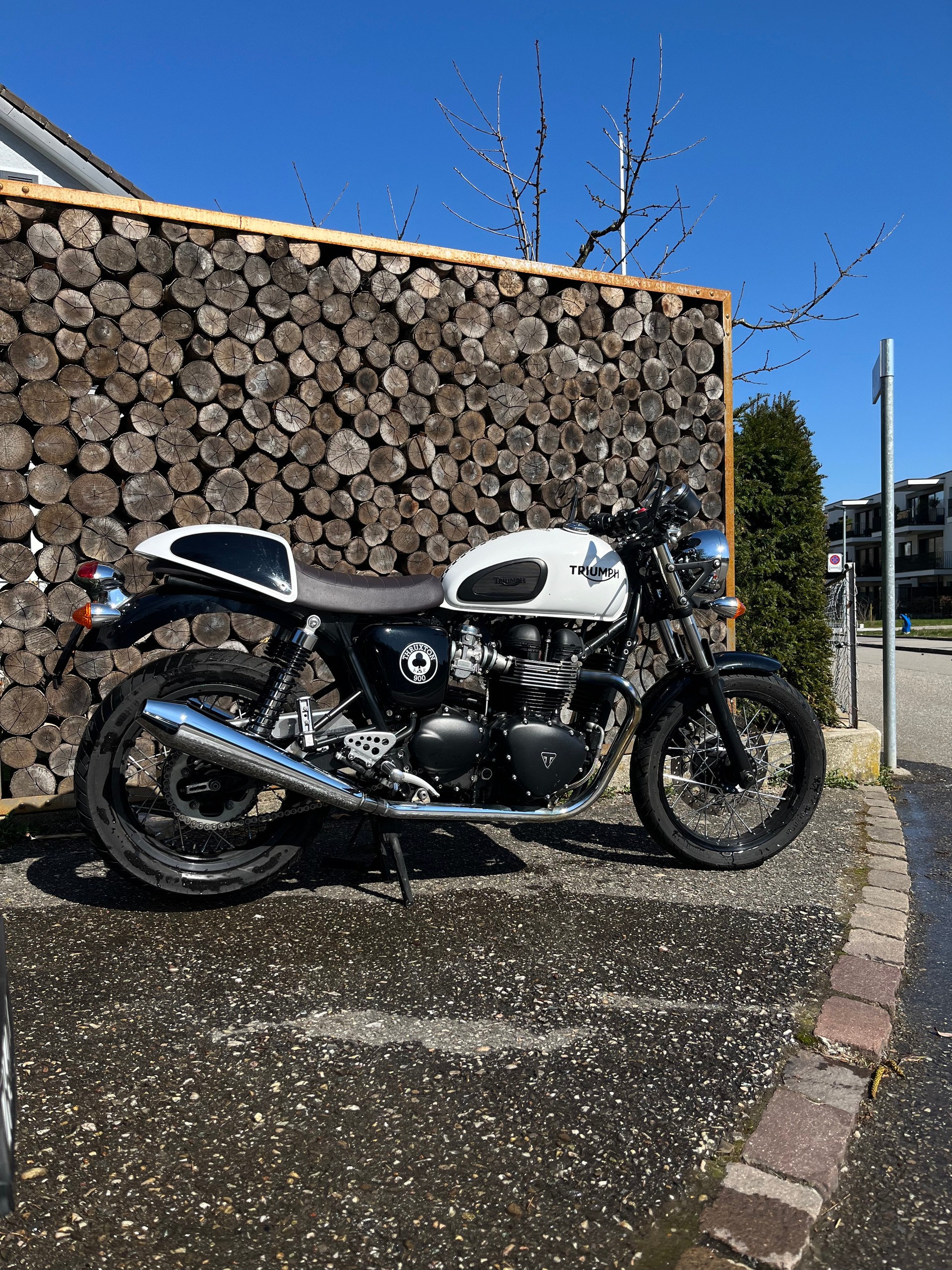 TRIUMPH Thruxton 900 i ACE-image-1