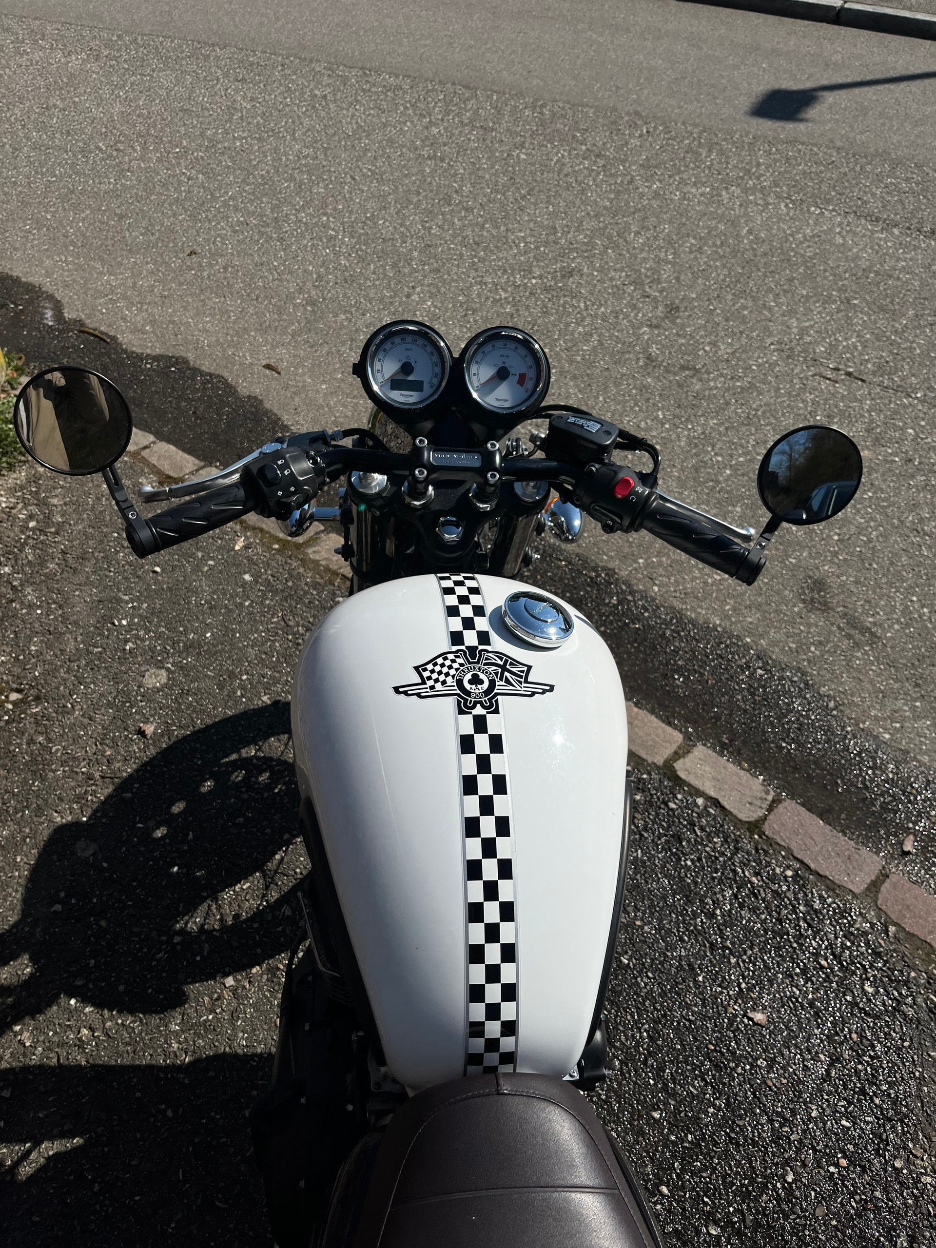 TRIUMPH Thruxton 900 i ACE-image-2