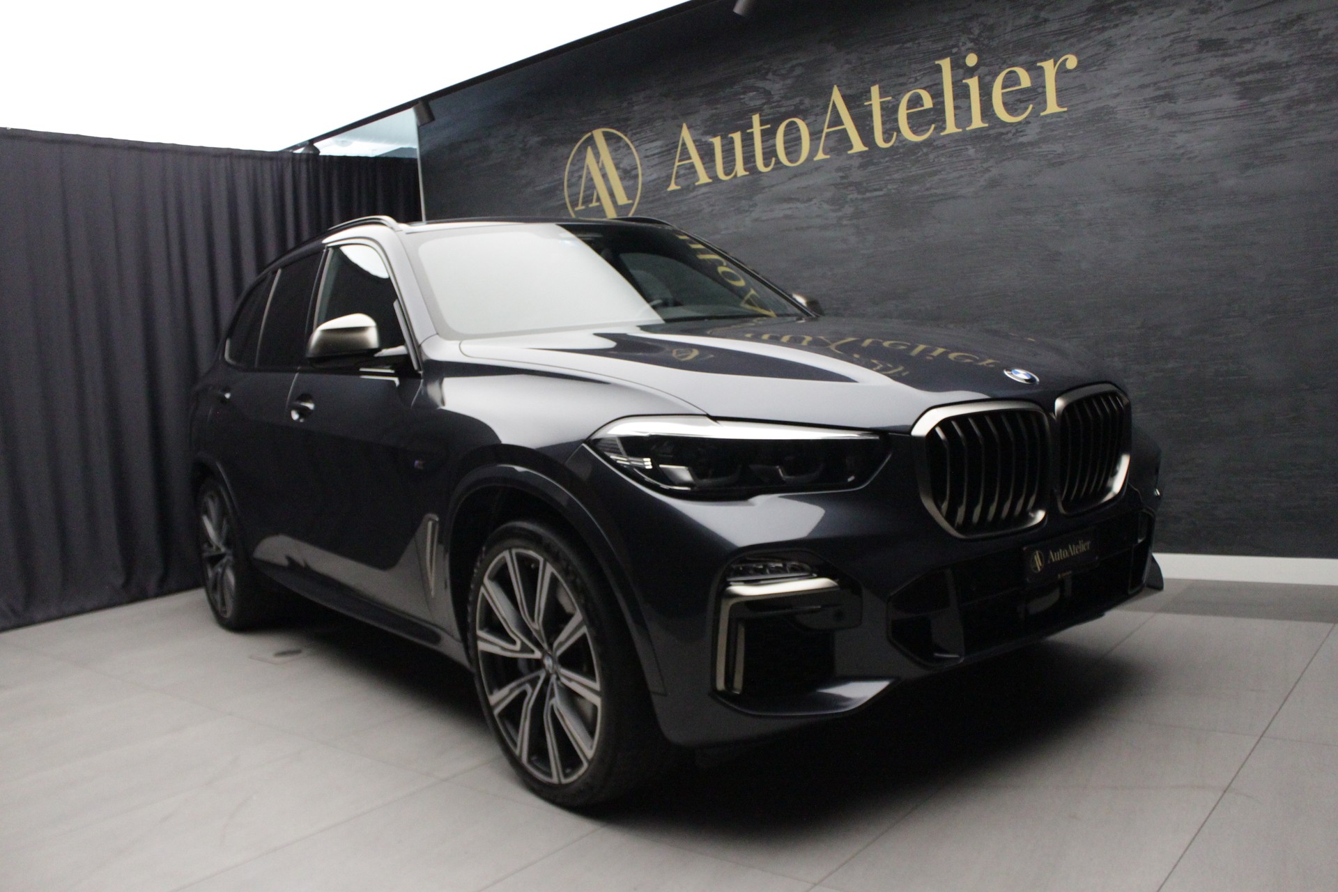 BMW X5 xDrive M50i Steptronic-showroom-element-1