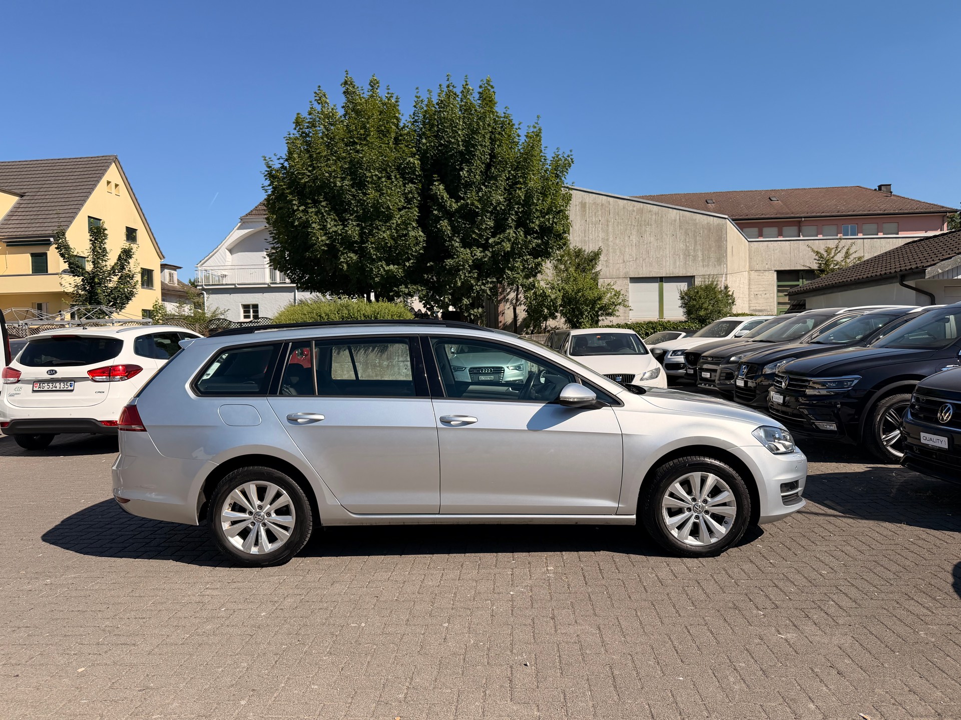 VW Golf Variant 1.6 TDI Trendline 4Motion-showroom-element-2
