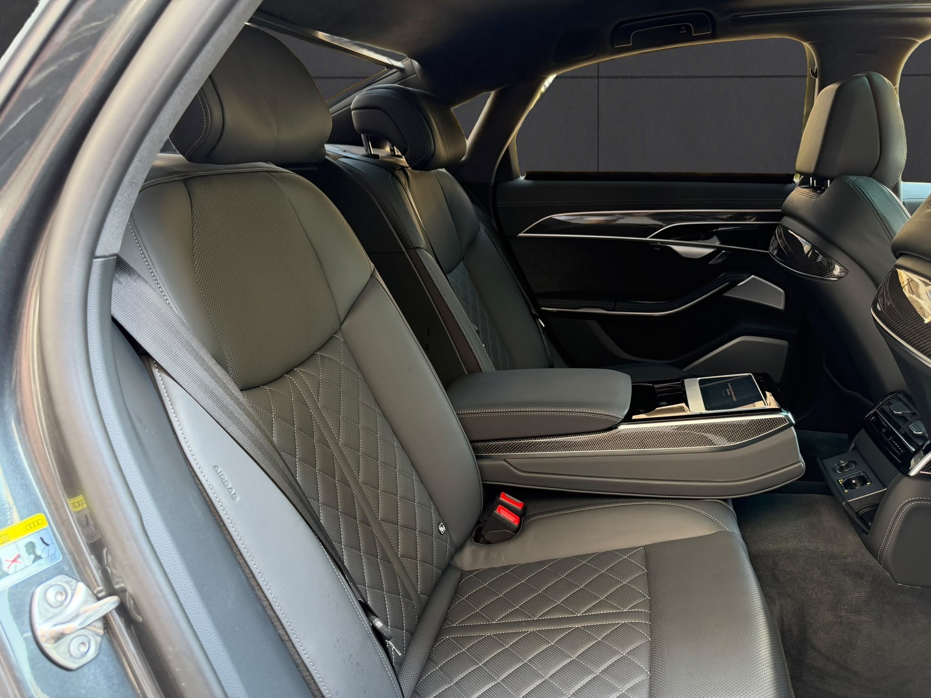 AUDI A8 50 TDI quattro tiptronic-image-17