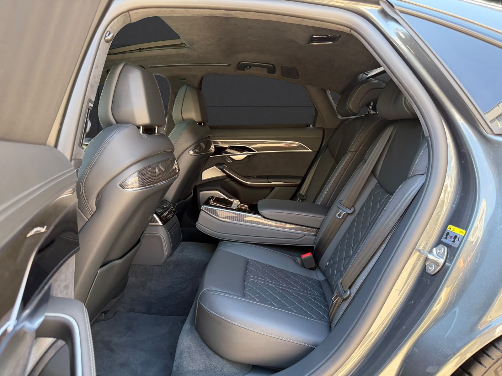 AUDI A8 50 TDI quattro tiptronic-image-9