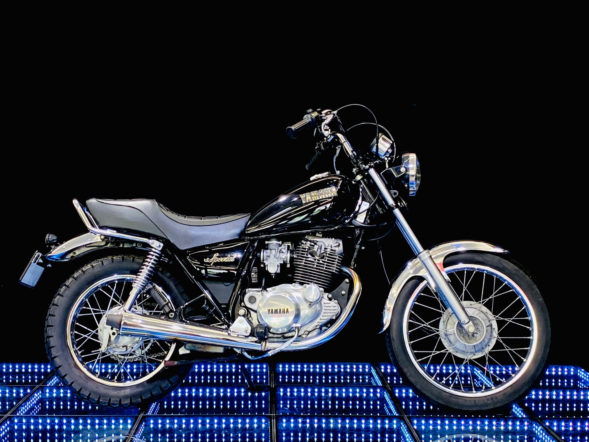 YAMAHA SR 250 SE-image-2