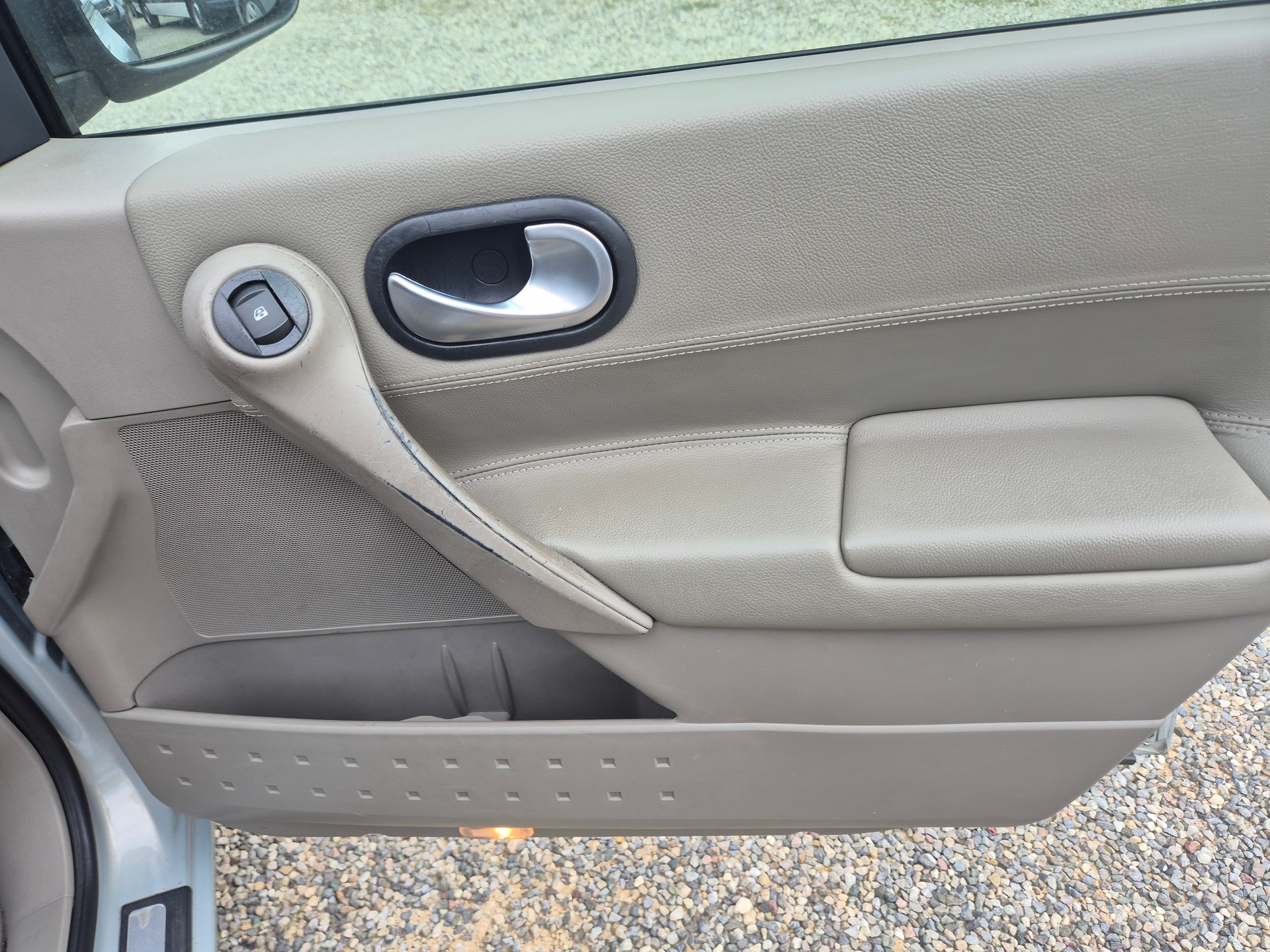 RENAULT Mégane 2.0 16V Privilège-image-8