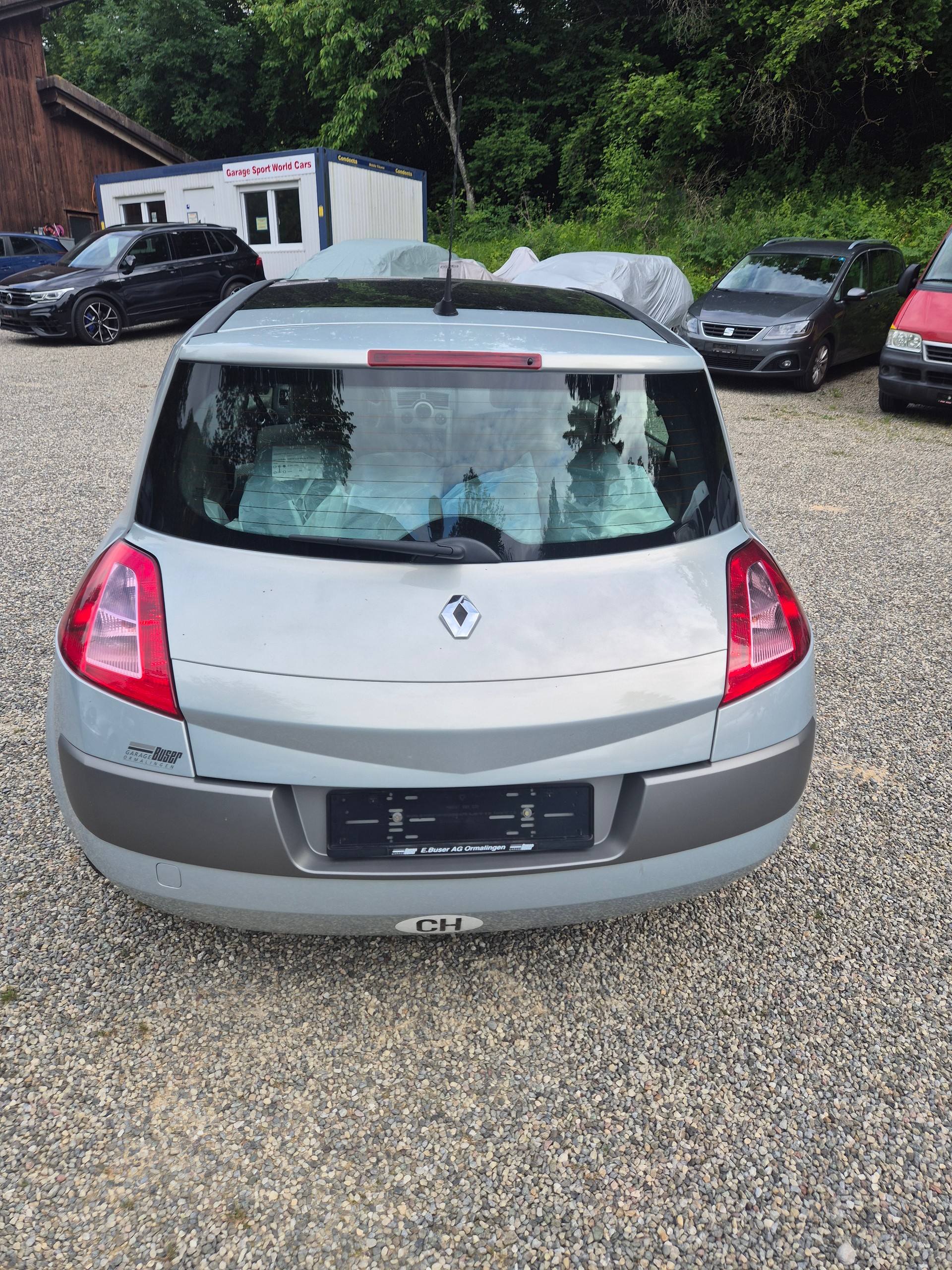 RENAULT Mégane 2.0 16V Privilège-showroom-element-1