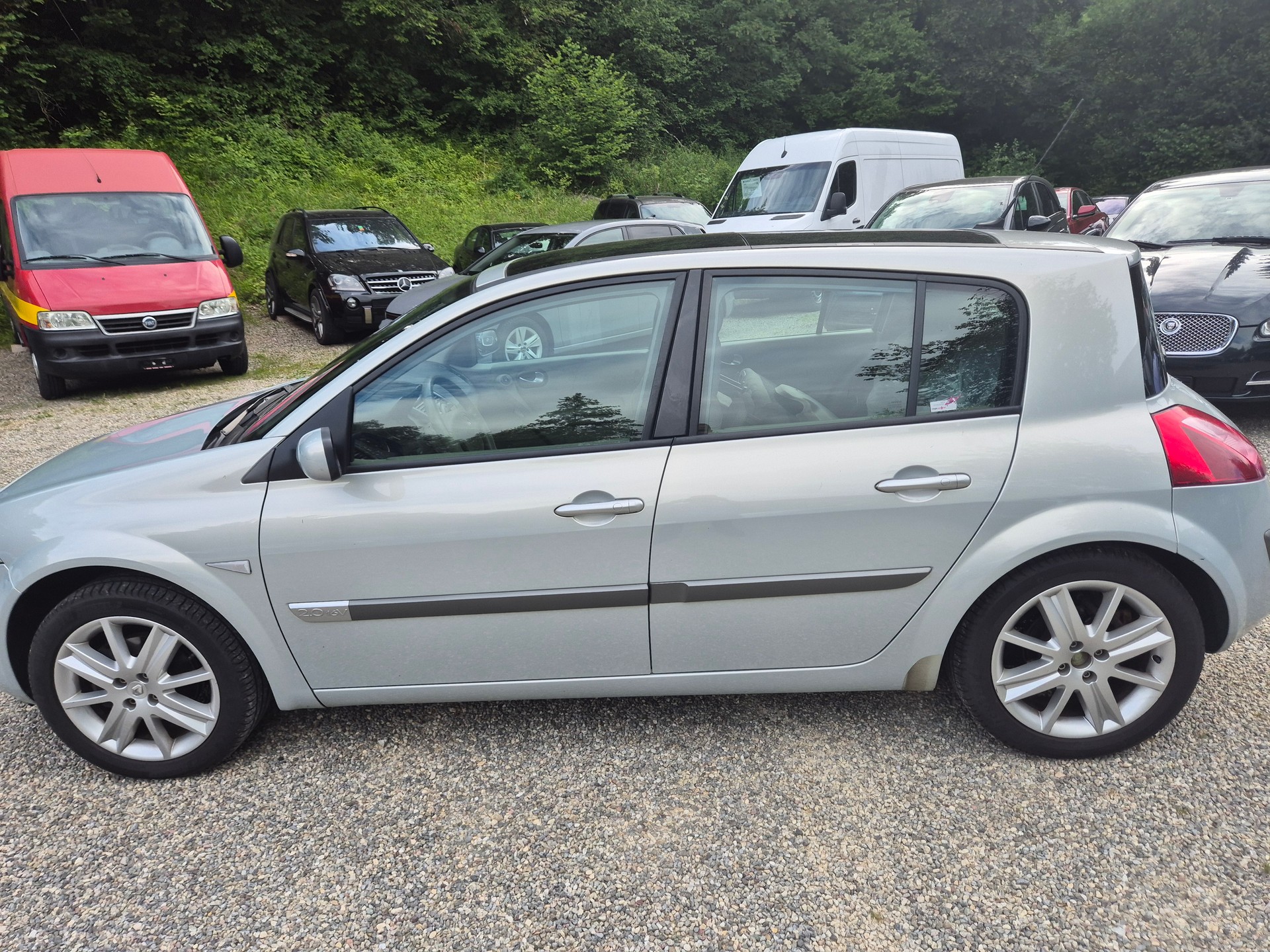 RENAULT Mégane 2.0 16V Privilège-showroom-element-3