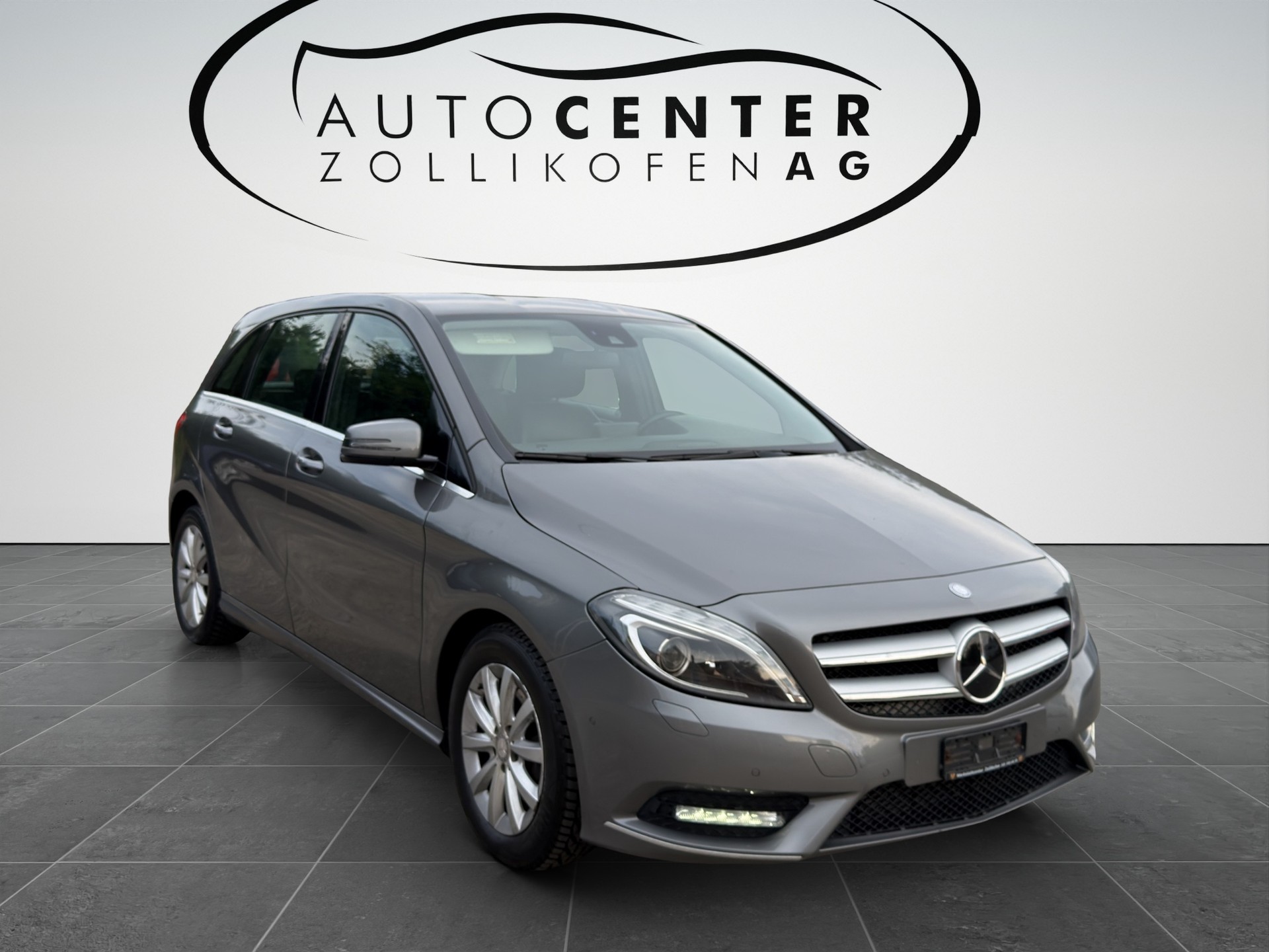 MERCEDES-BENZ B 200 7G-DCT-showroom-element-1