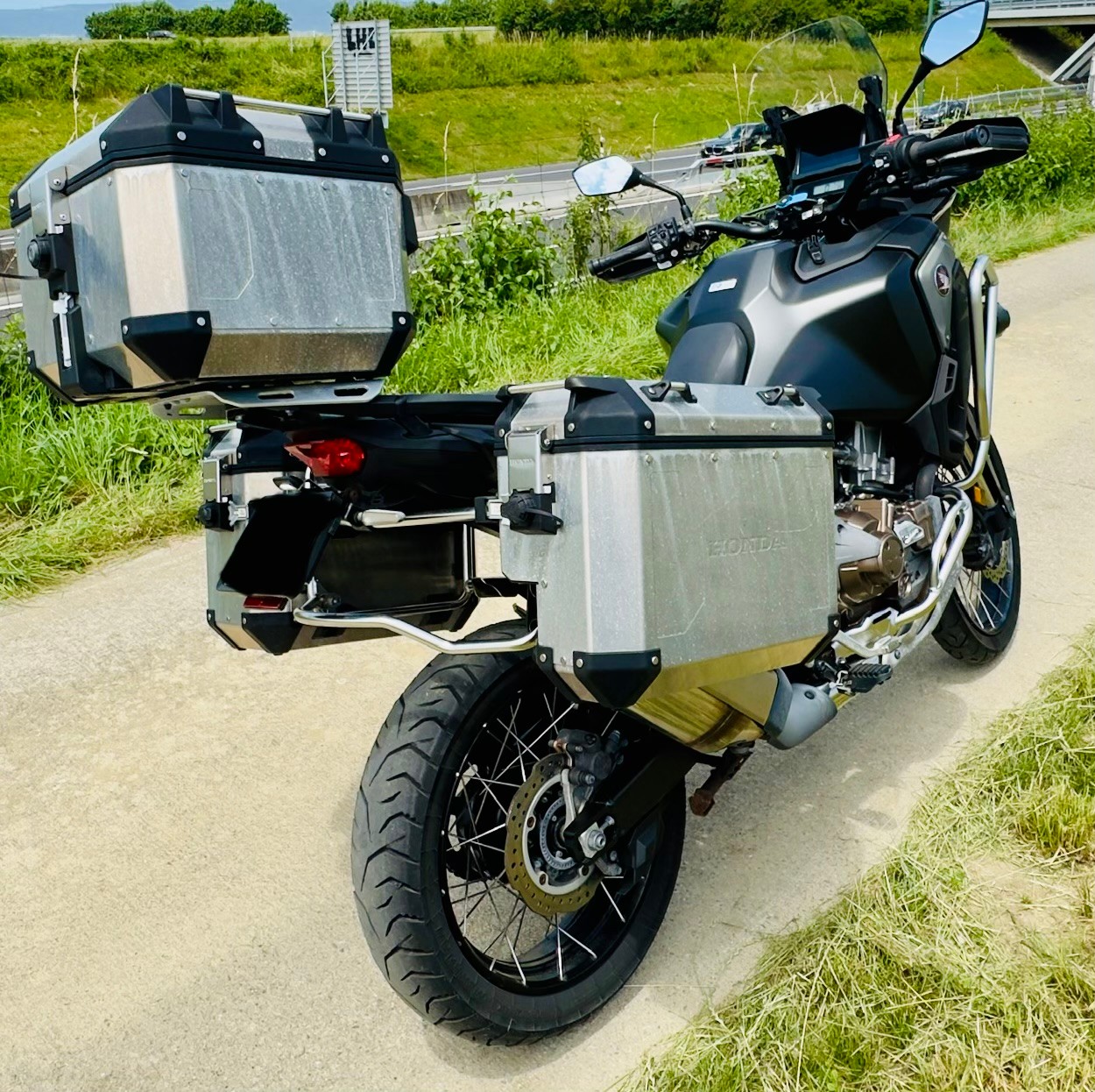 HONDA CRF 1100 DCT Africa Twin Adventure-image-2