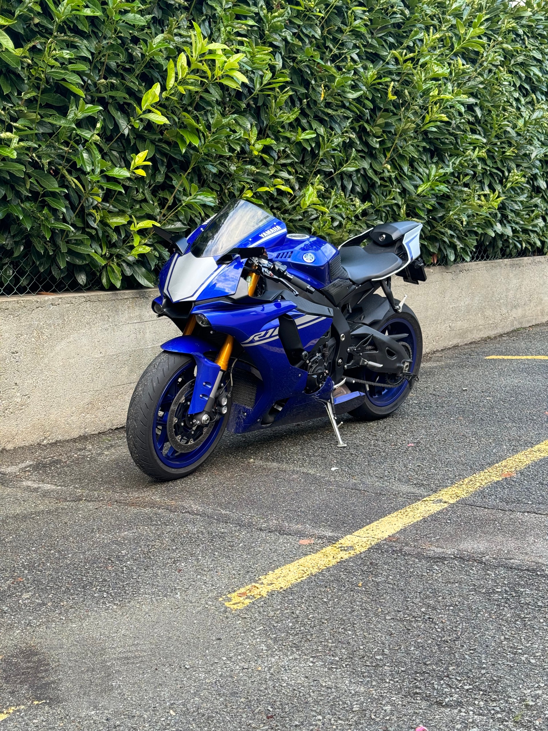 YAMAHA YZF-R1 ABS-image-4