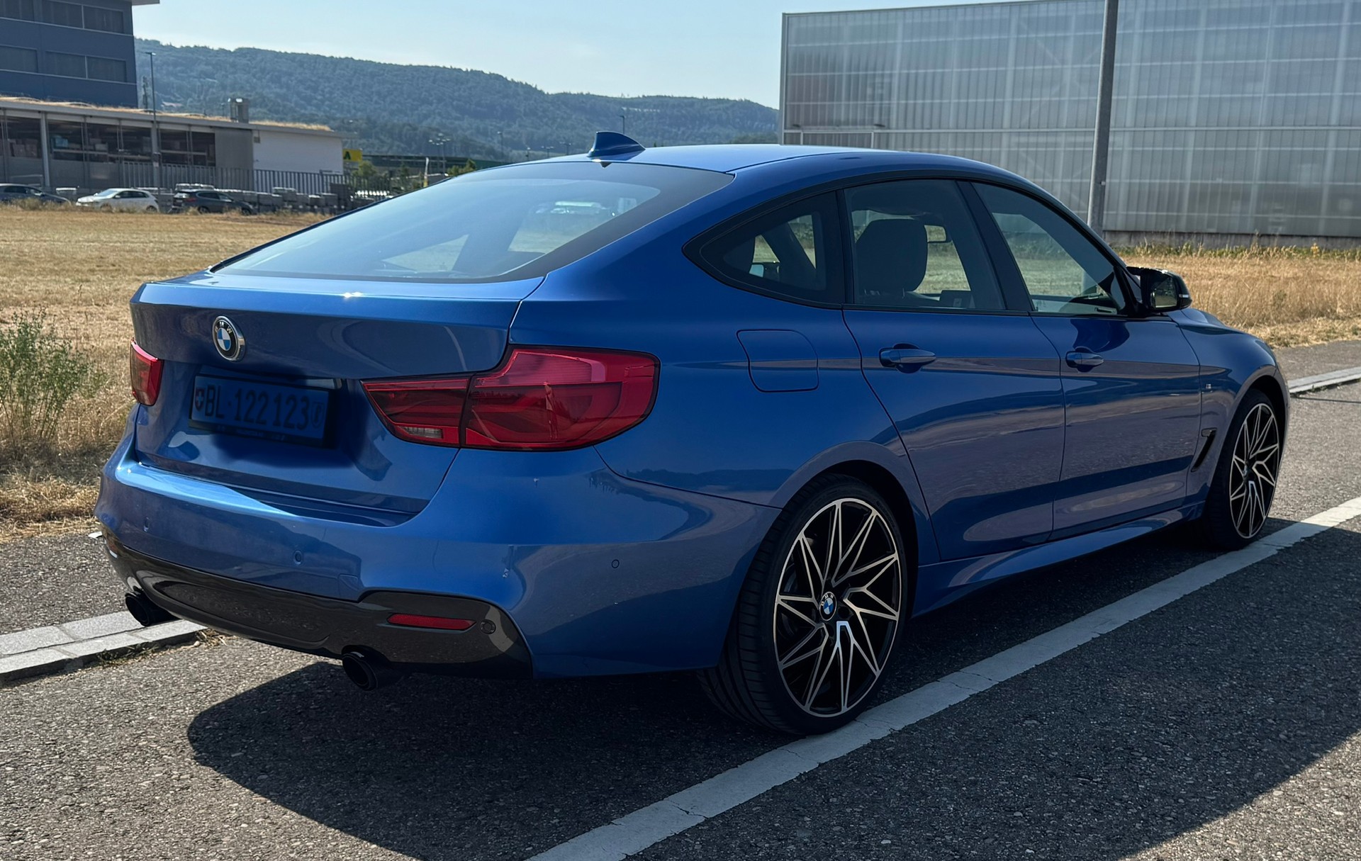 BMW 340i xDrive-image-2