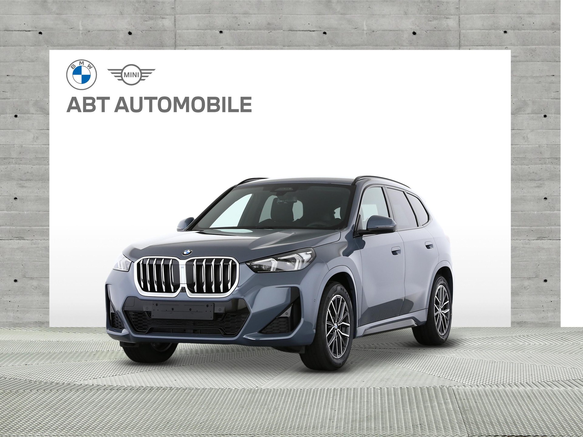 BMW X1 23i xDrive paddles