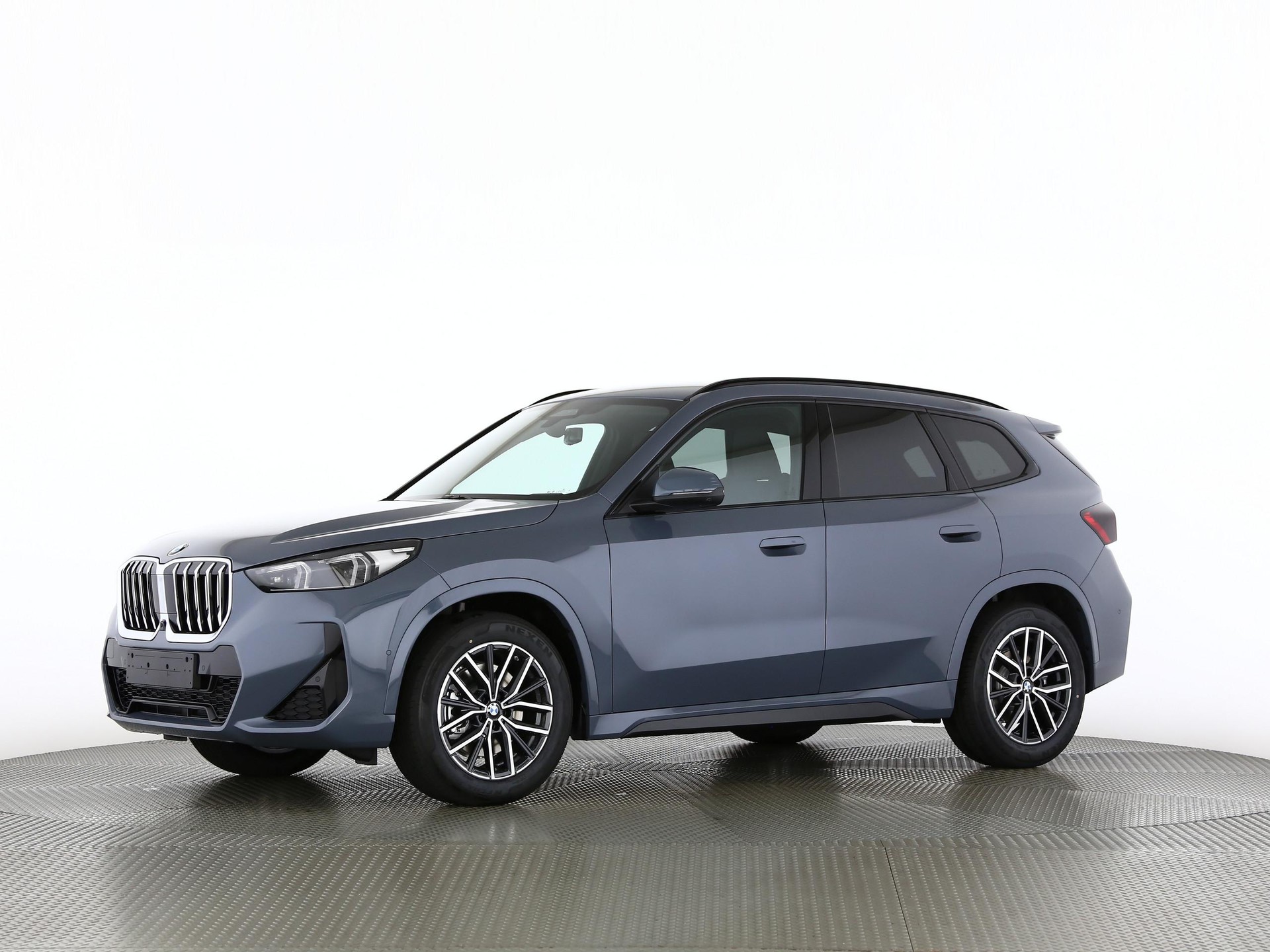 BMW X1 23i xDrive paddles-image-9