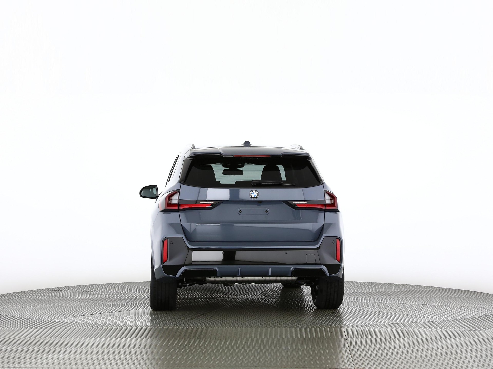 BMW X1 23i xDrive paddles-image-16