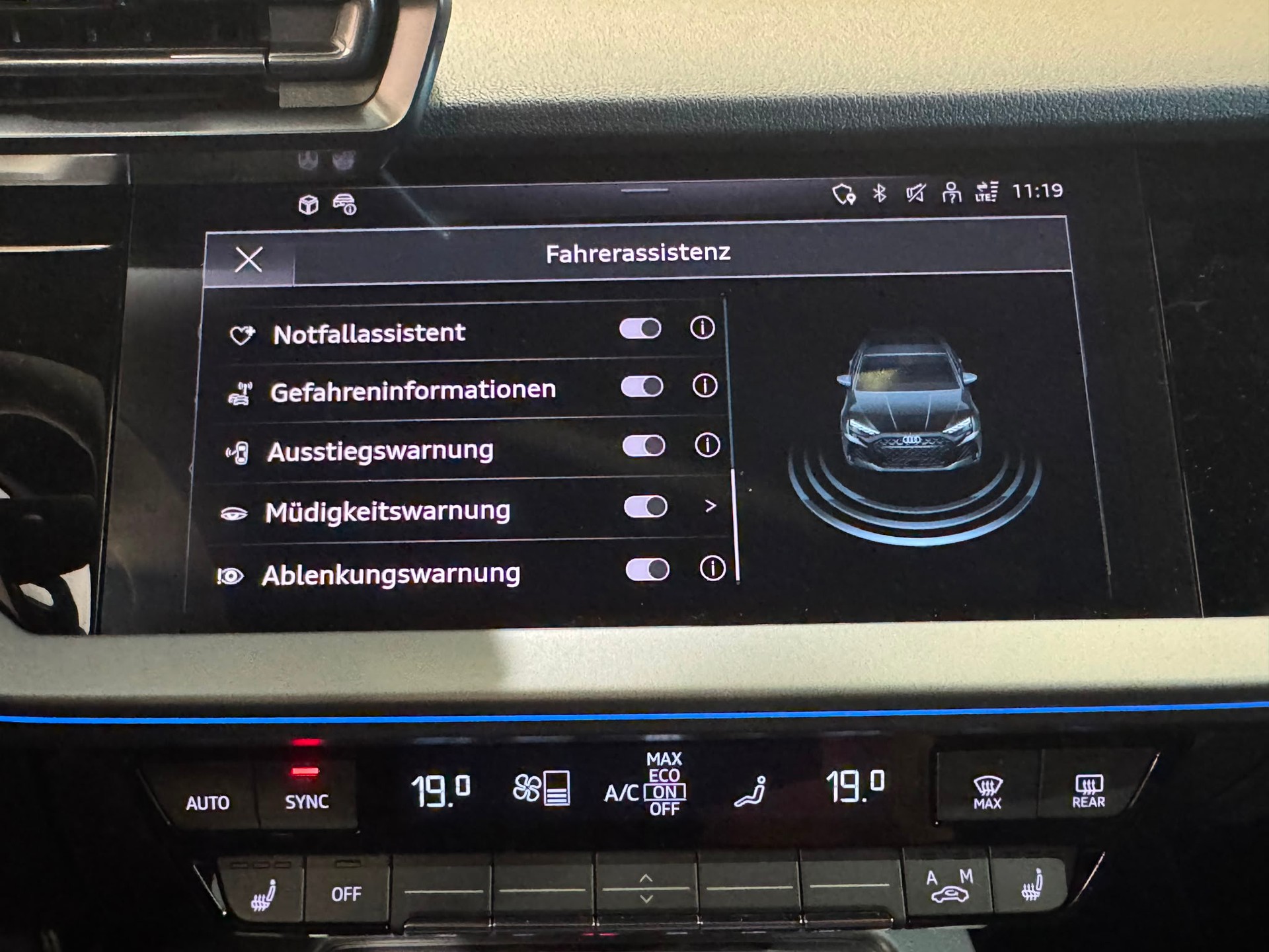 AUDI RS3 Sportback 2.5 TSI quattro S-tronic *5Jahre/100'000km Werksgarantie*-image-25
