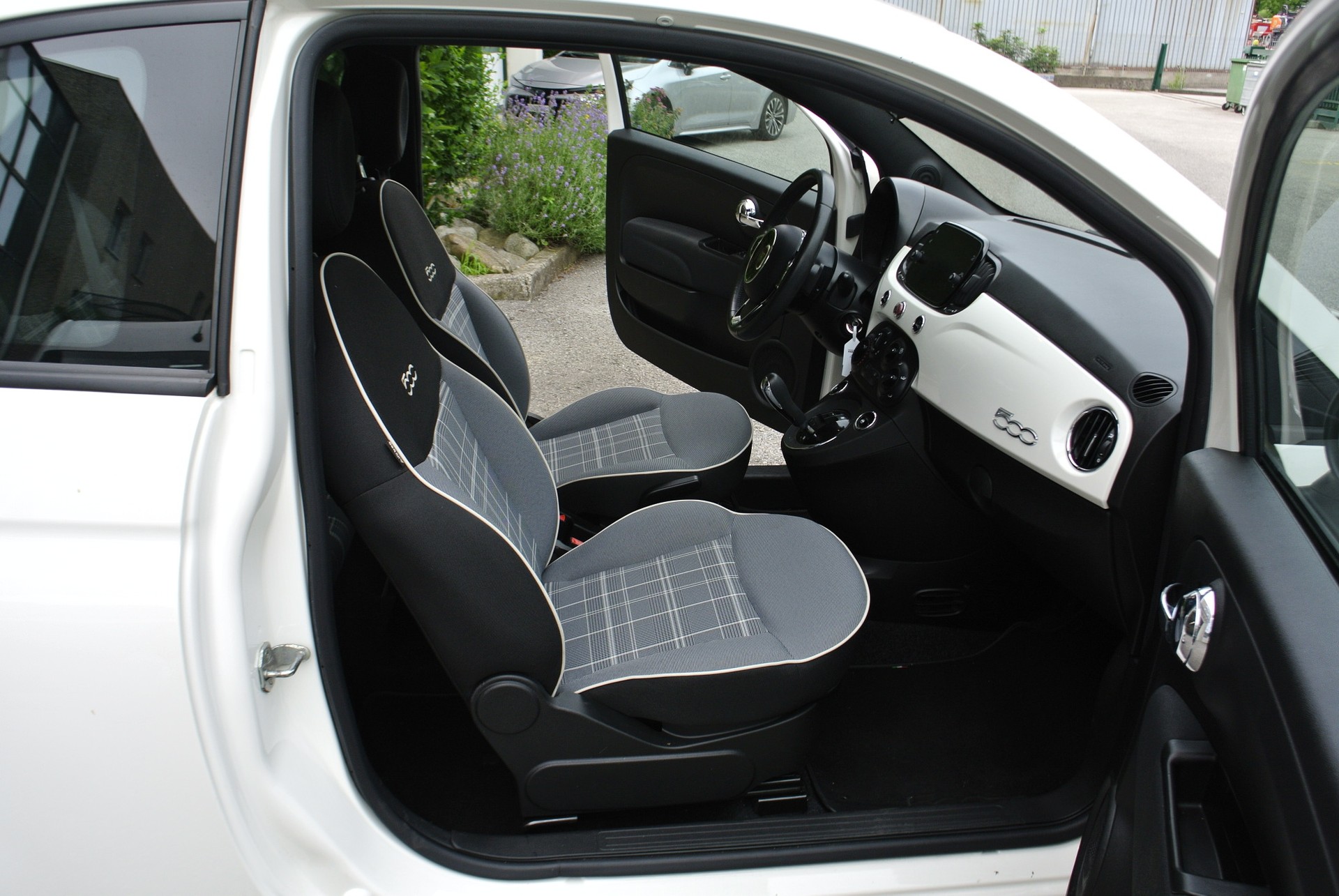 FIAT 500 1.2 Lounge Dualogic-image-10