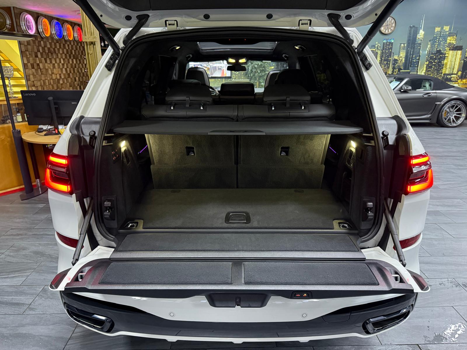 BMW X7 xDrive 48V 40i M Sport Pro Steptronic-showroom-element-3