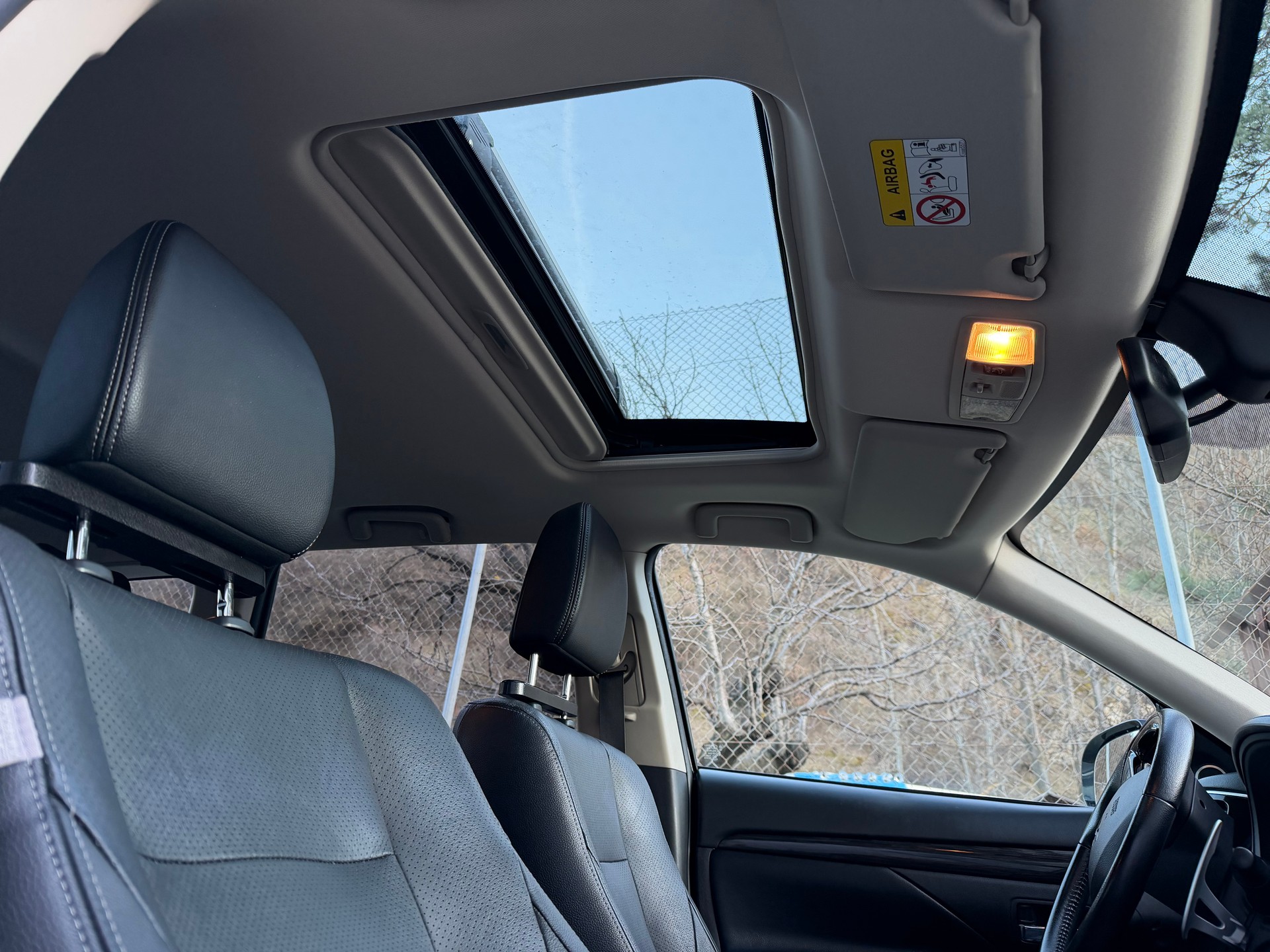 MITSUBISHI Outlander 2.2 DID Style 4WD Automatic-image-14