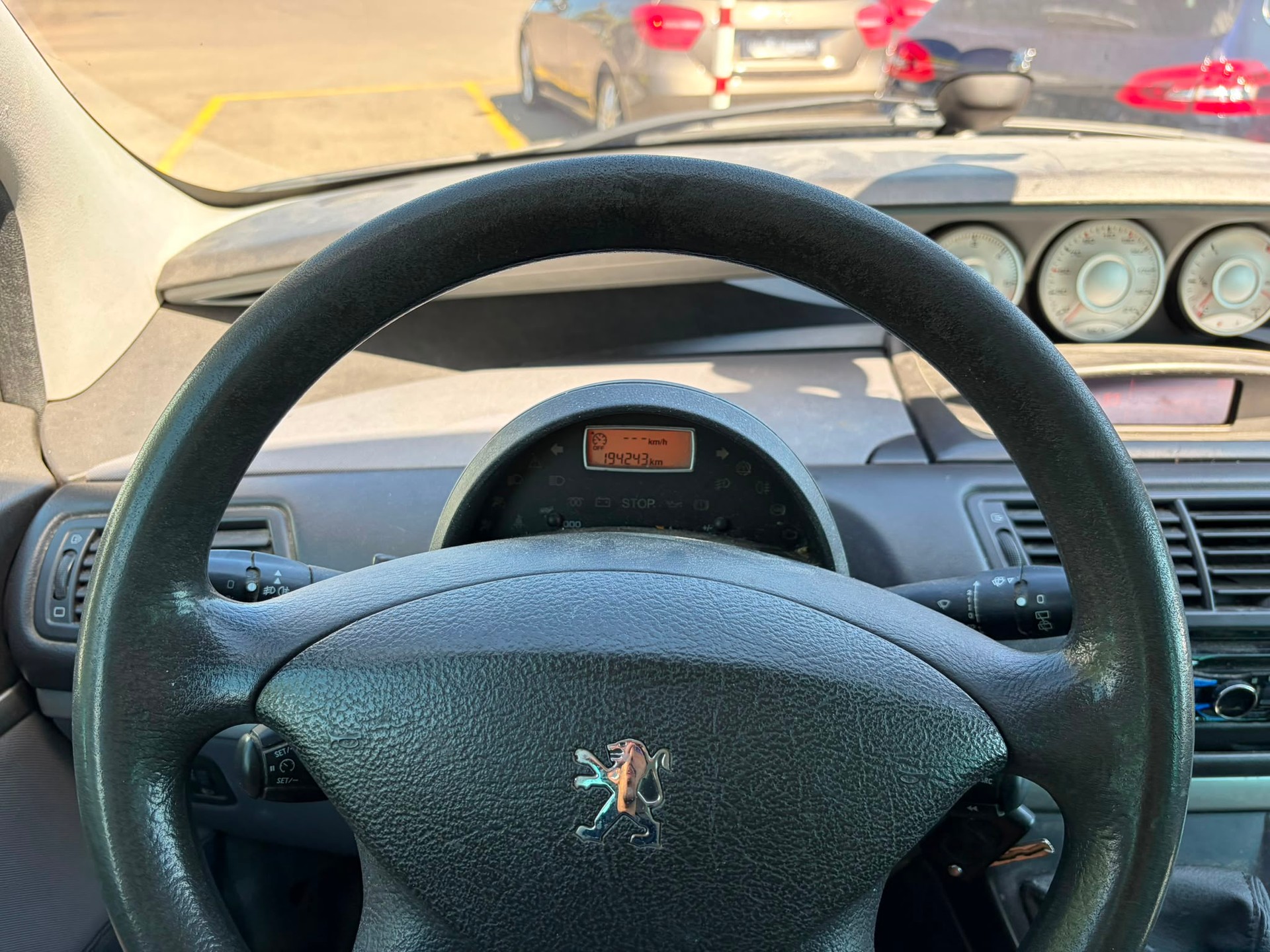 PEUGEOT 807 2.2 16V HDi SV-image-9