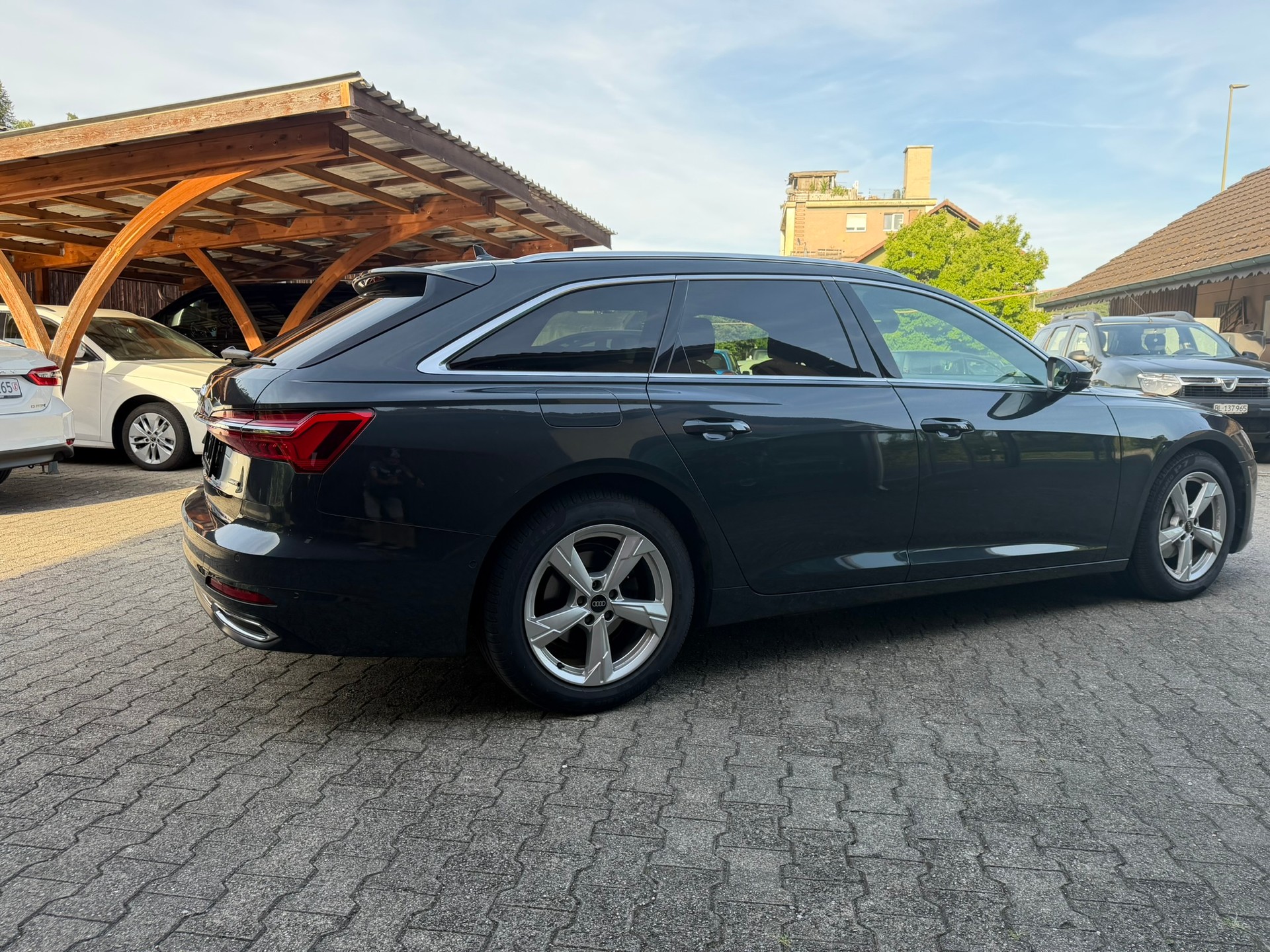 AUDI A6 Avant 40 TDI Sport Attraction quattro S-tronic-image-3