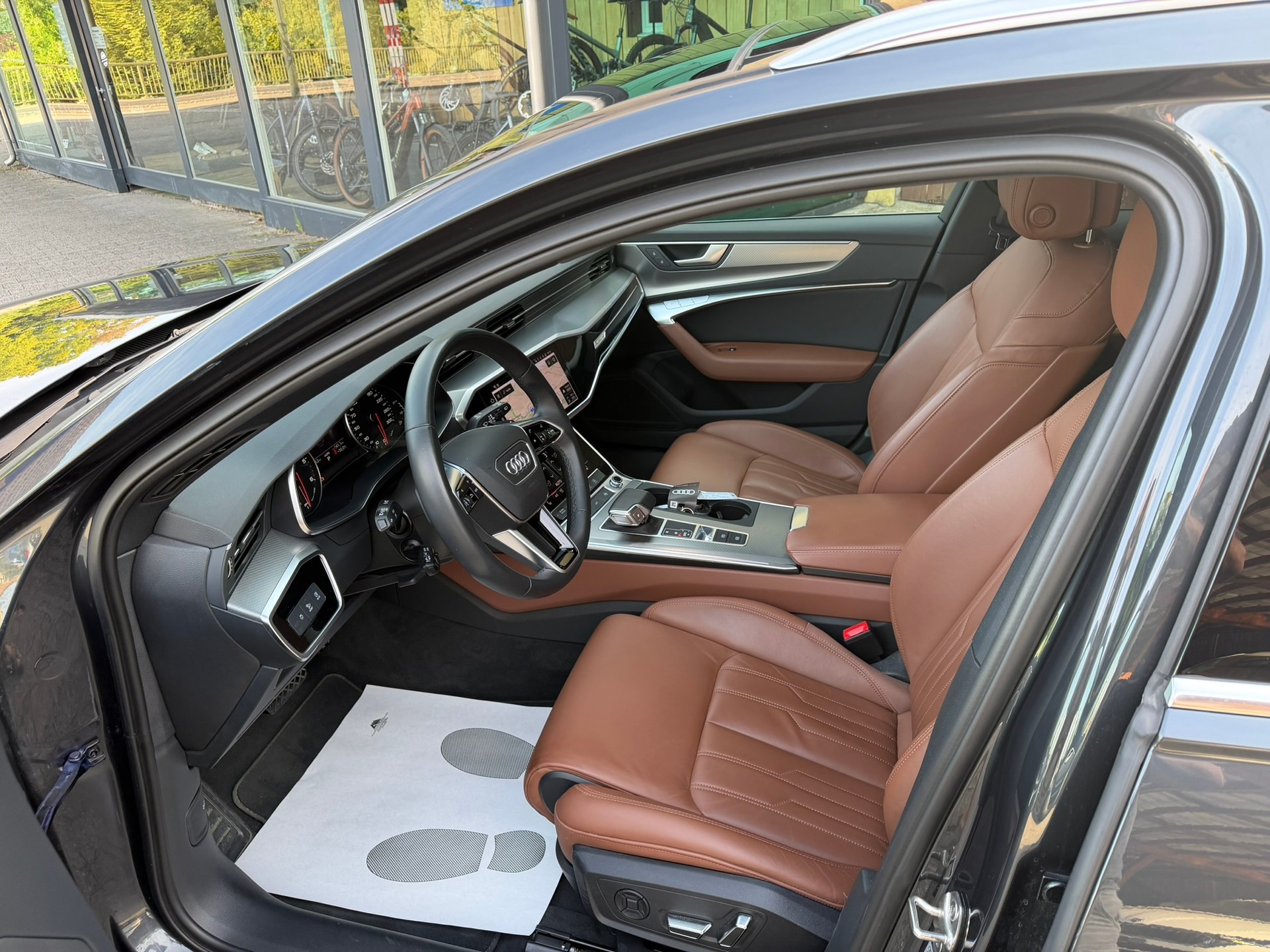 AUDI A6 Avant 40 TDI Sport Attraction quattro S-tronic-image-7