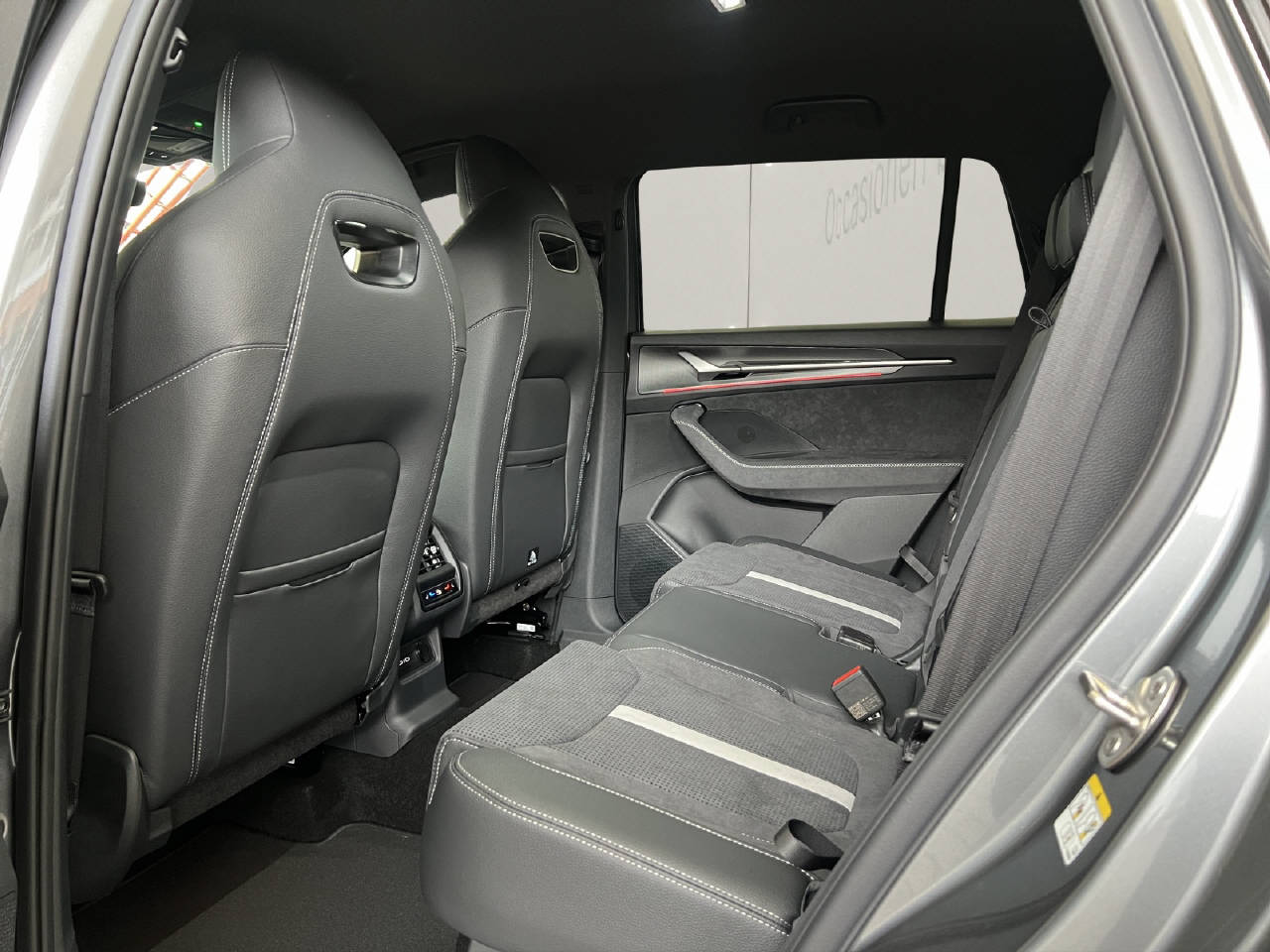 SKODA Kodiaq 2.0 TDI Sportline 4x4 DSG-Automat-image-11