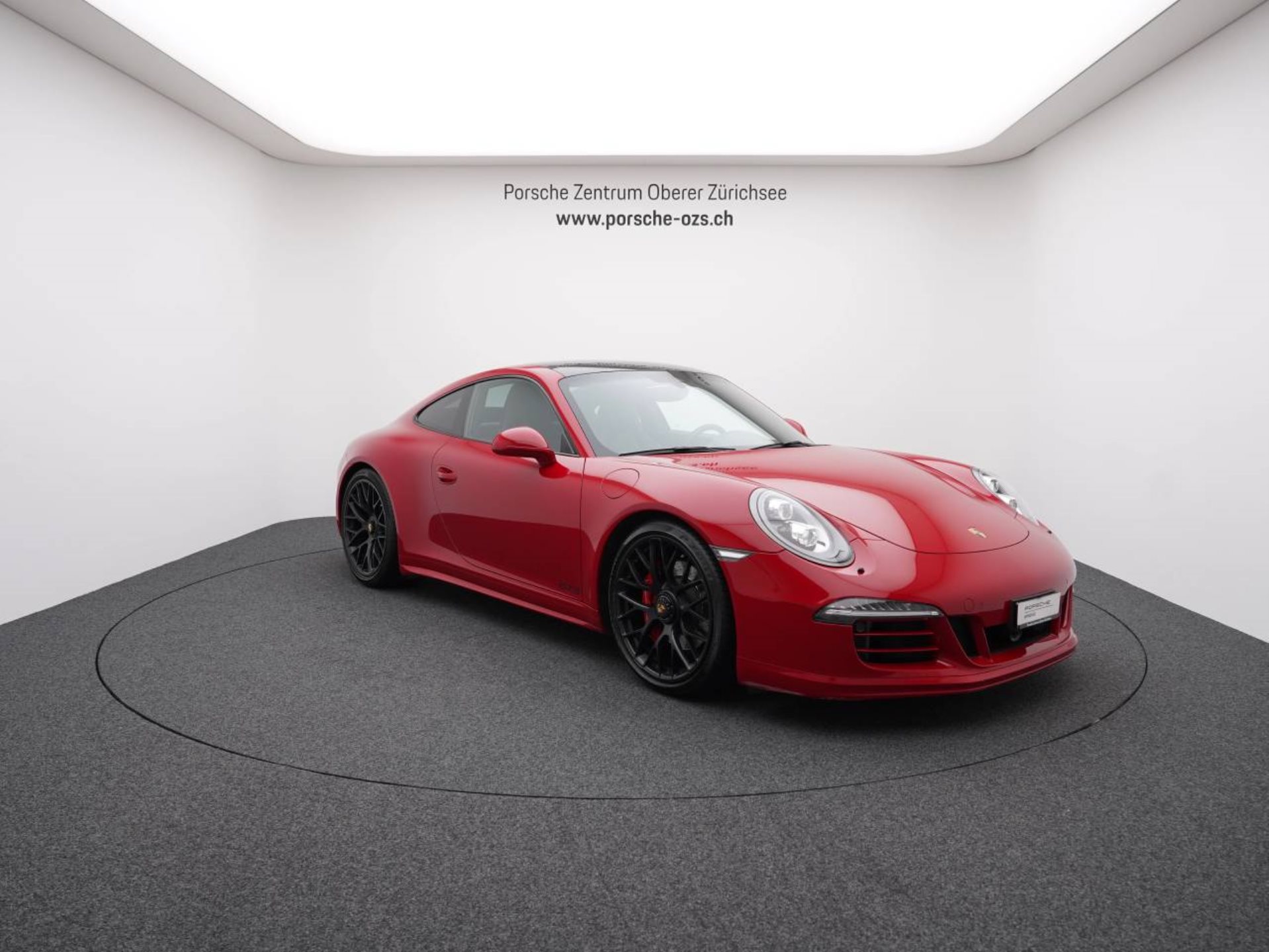 PORSCHE 911 Carrera 4 GTS-image-8