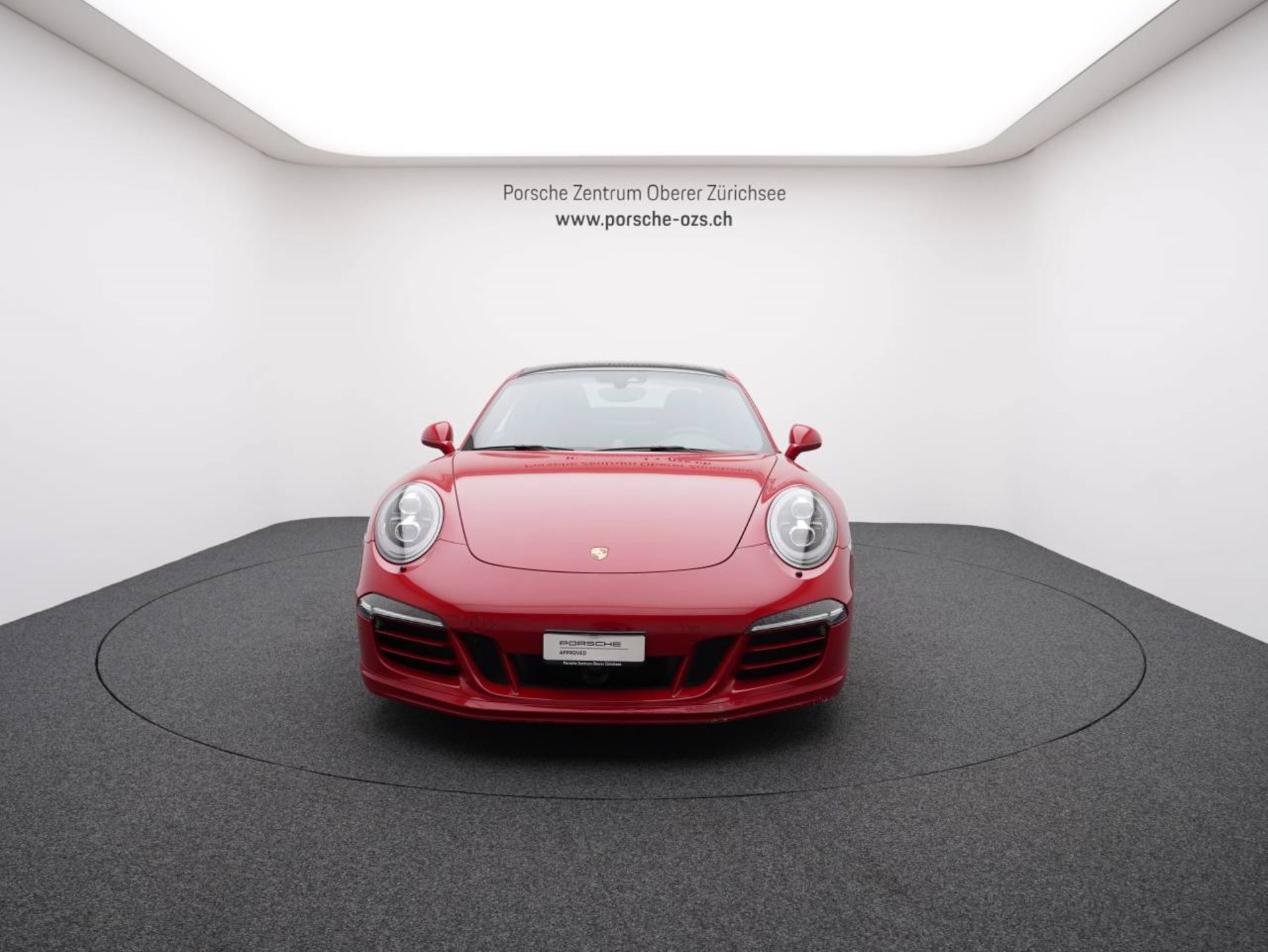 PORSCHE 911 Carrera 4 GTS-image-9