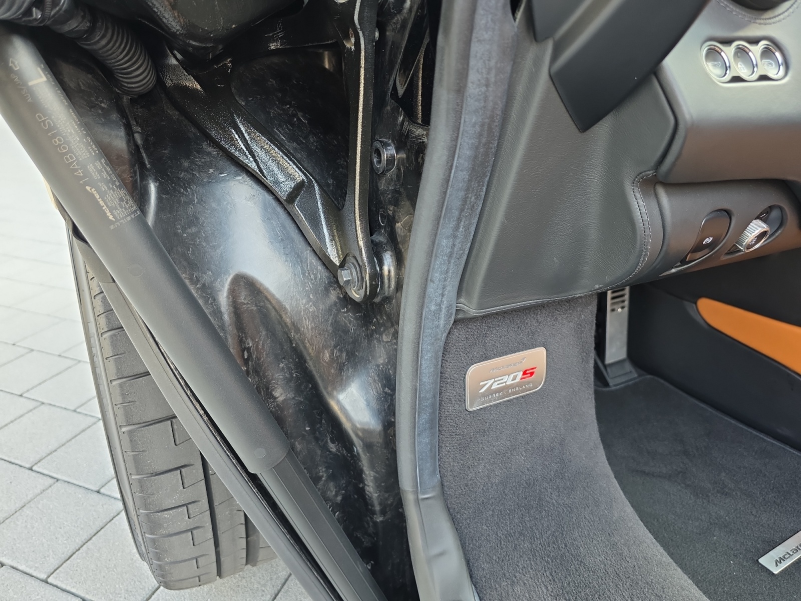 McLAREN 720S Spider Luxury 4.0 V8 SSG-image-21