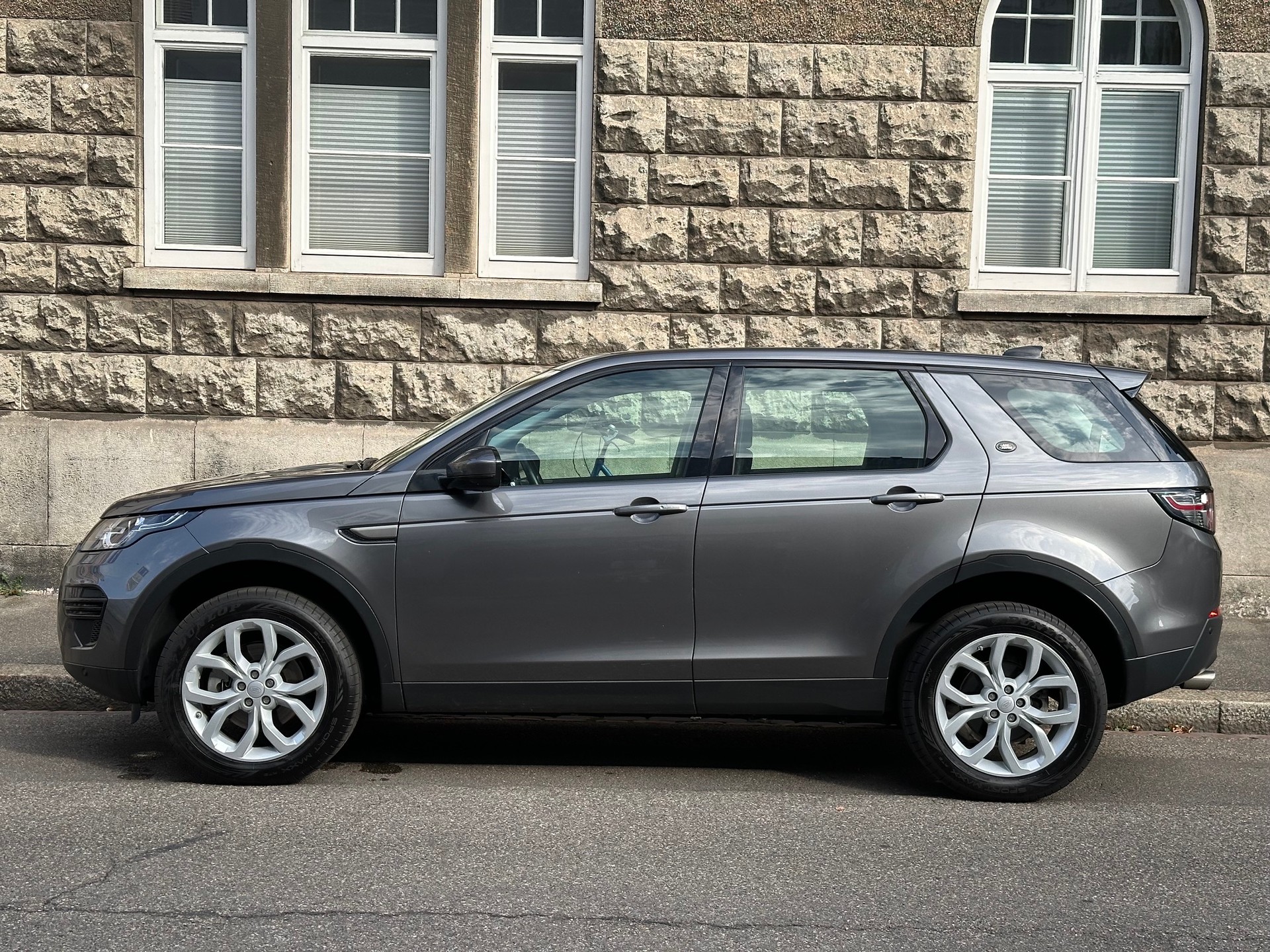 LAND ROVER Discovery Sport 2.0 Si4 HSE Advantage AT9-showroom-element-2