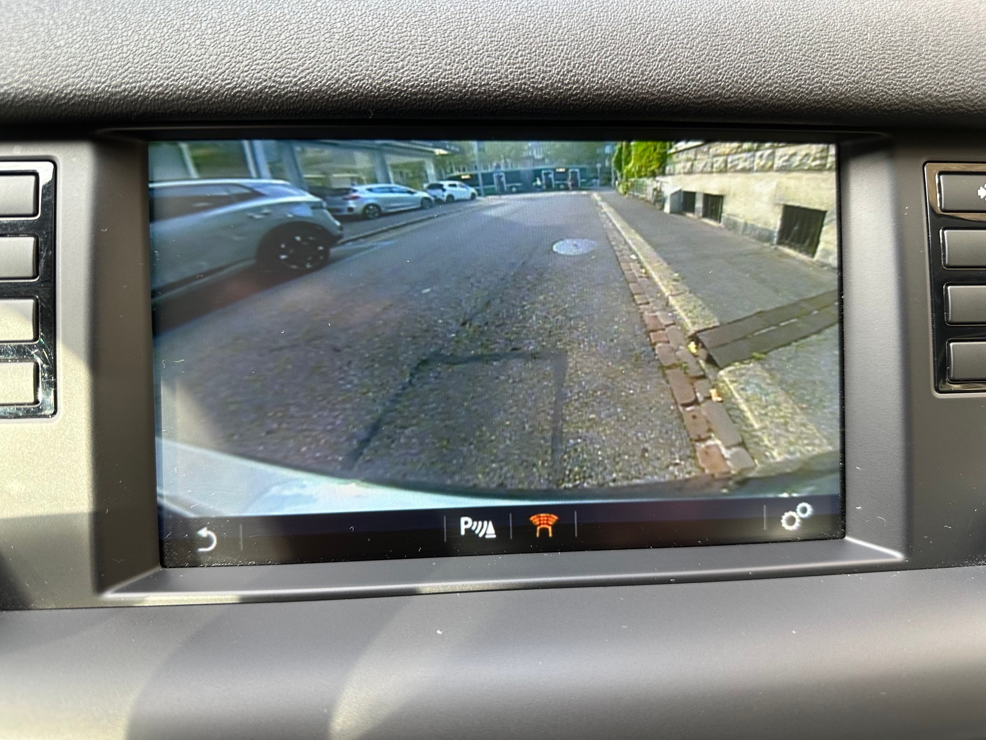 LAND ROVER Discovery Sport 2.0 Si4 HSE Advantage AT9-image-8