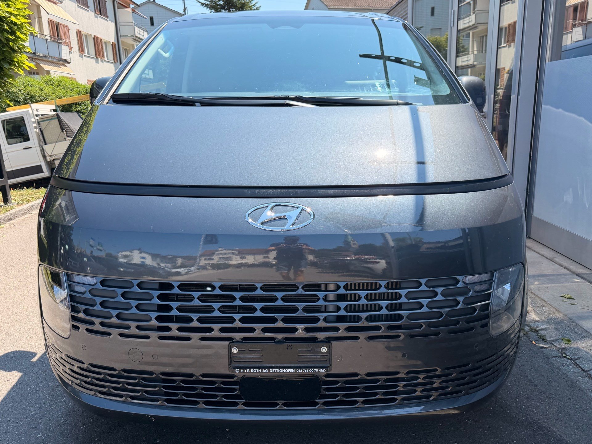 HYUNDAI STARIA AMPLIA 2.2 CRDI 4WD *** 8 PLÄTZER MIT TOPAUSSTATTUNG UND 5 JAHREN WERKSGARANTIE ***-showroom-element-1