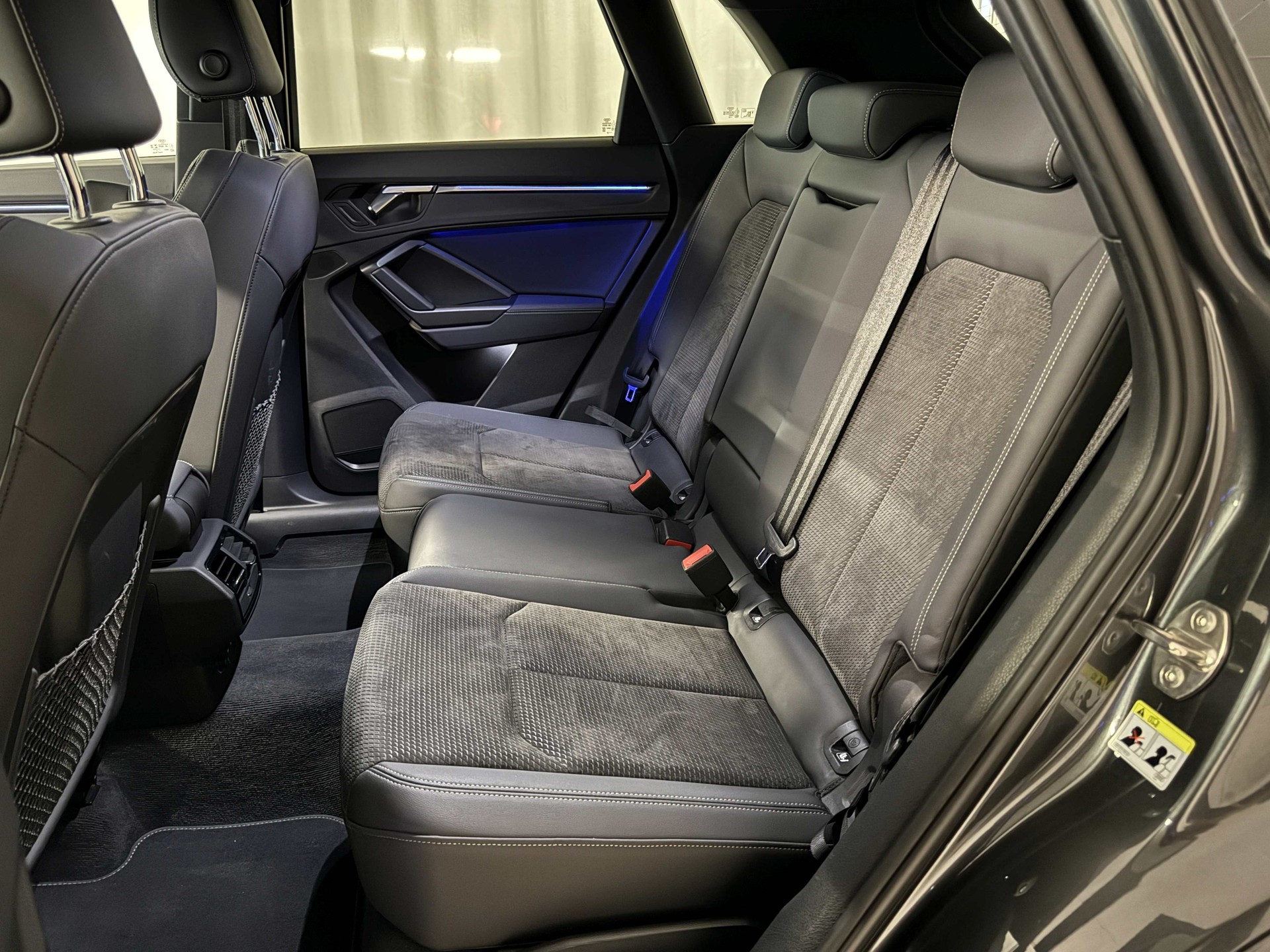 AUDI Q3 45 TFSI S line quattro S-tronic-image-14