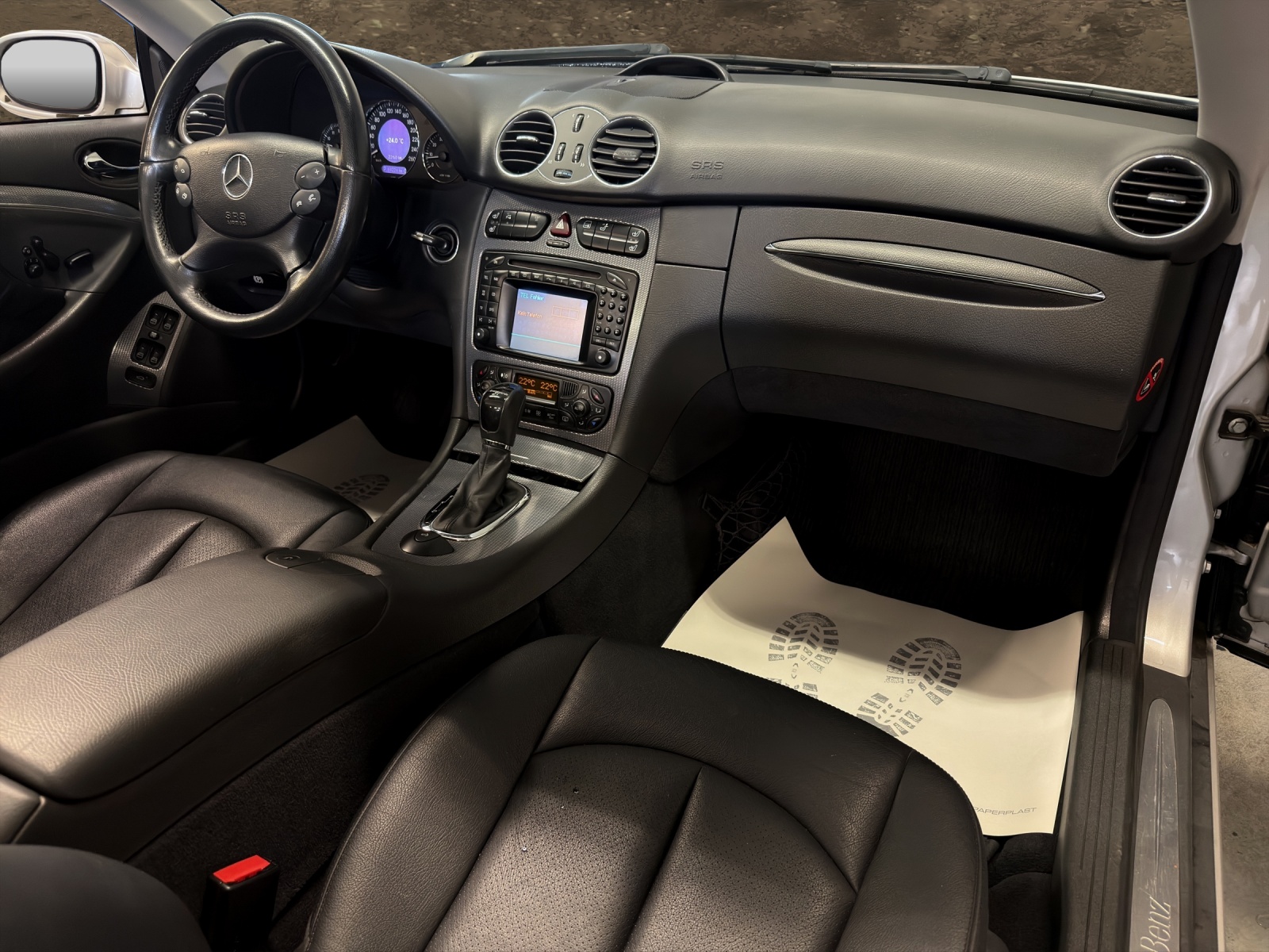 MERCEDES-BENZ CLK 500 Elégance Automatic-image-12