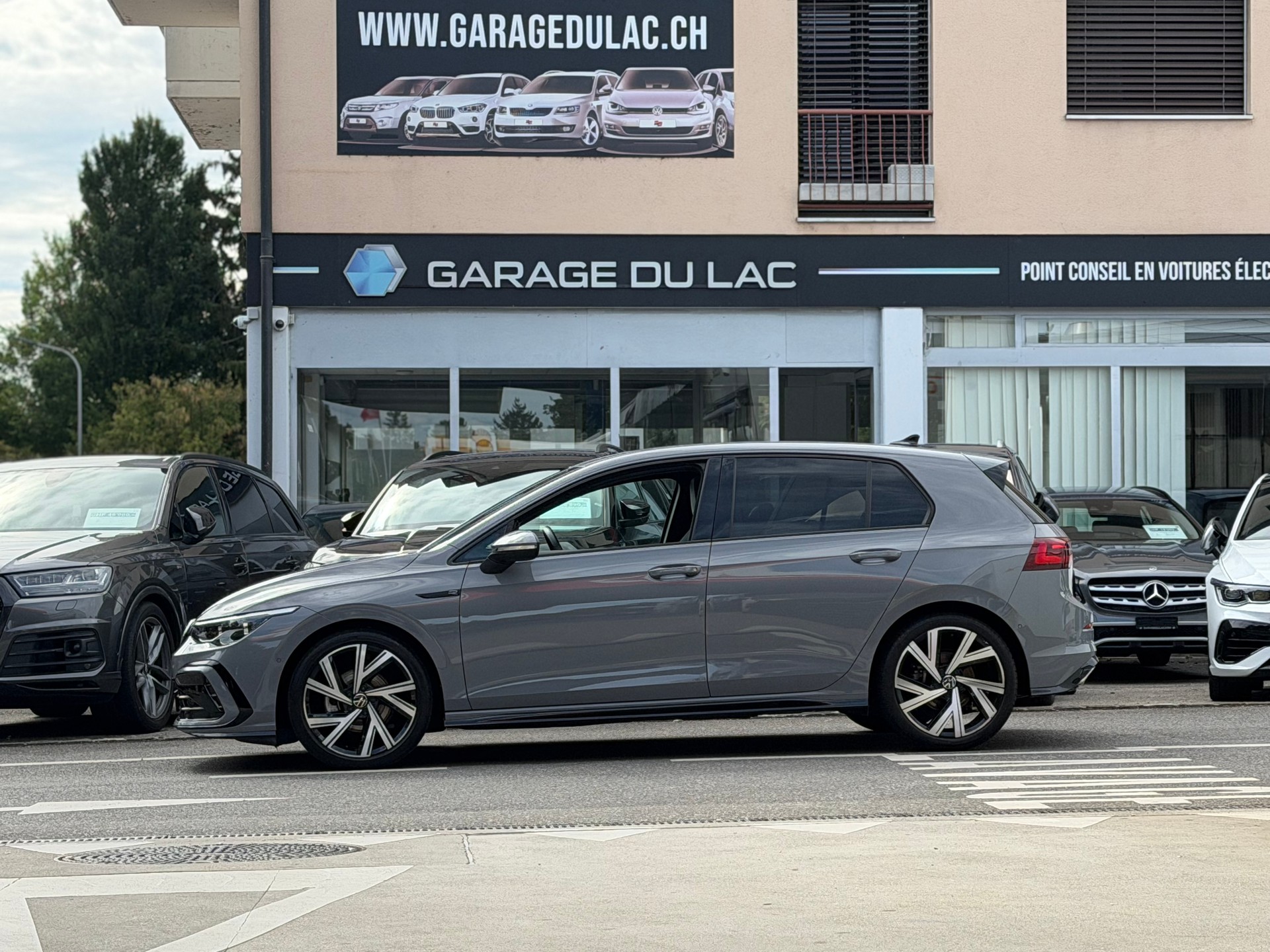 VW Golf 1.5 eTSI mHEV ACT R-Line DSG-showroom-element-3