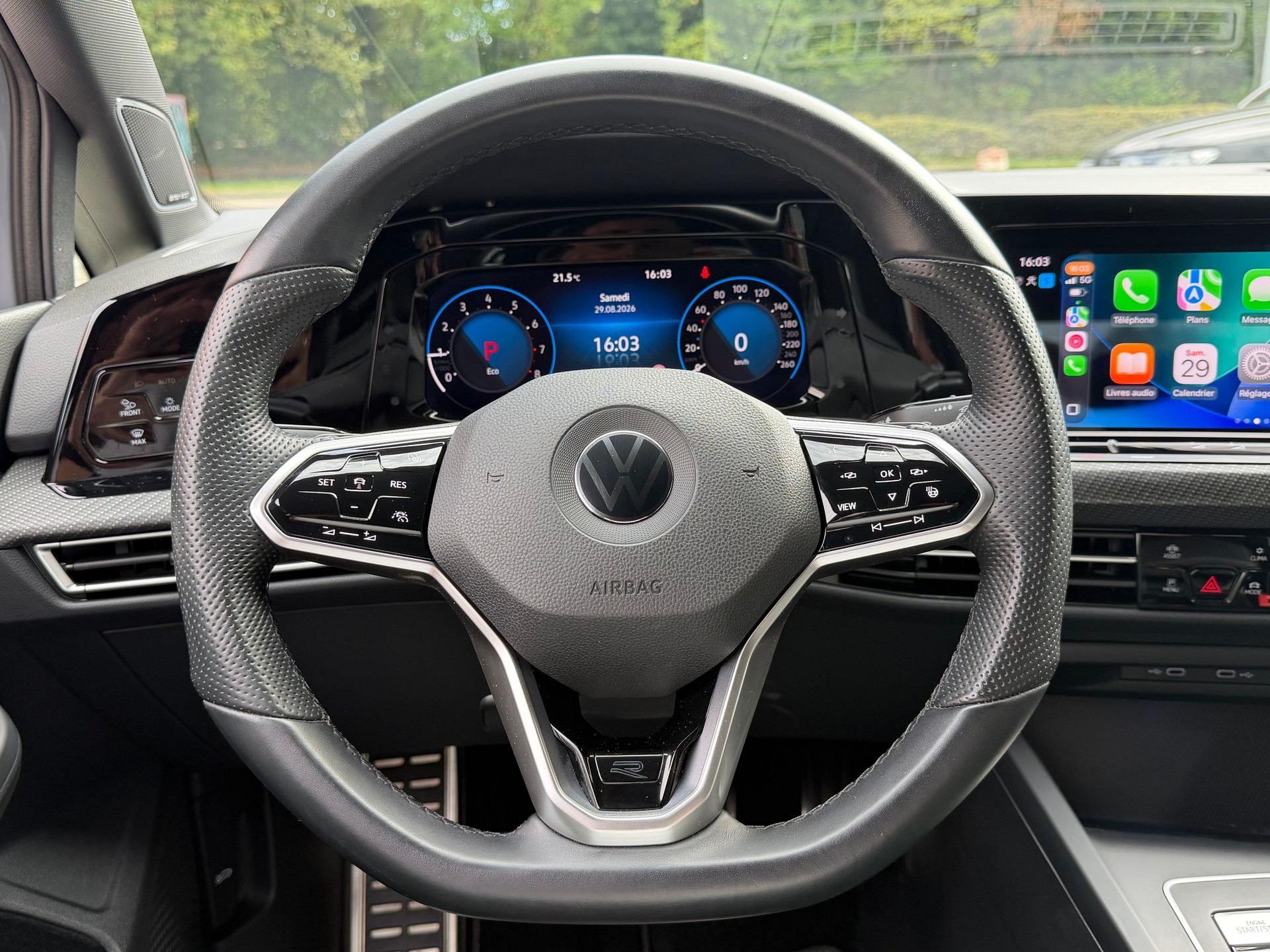 VW Golf 1.5 eTSI mHEV ACT R-Line DSG-image-15