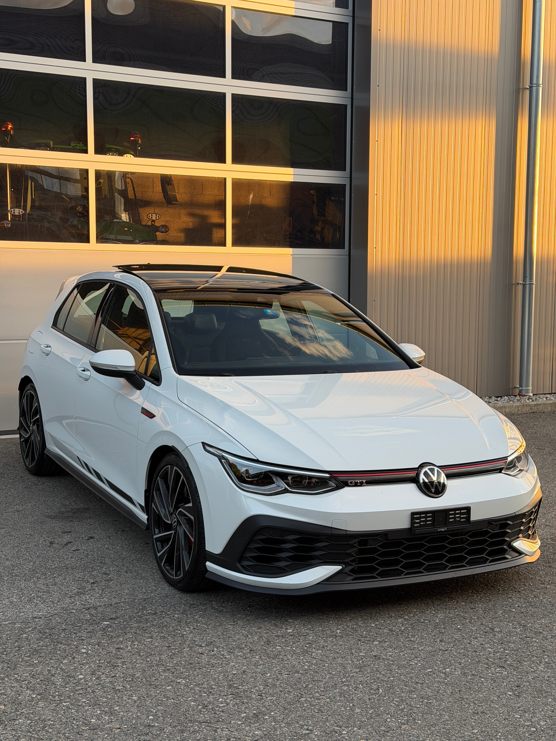 VW Golf 2.0 TSI GTI Clubsport DSG-image-2