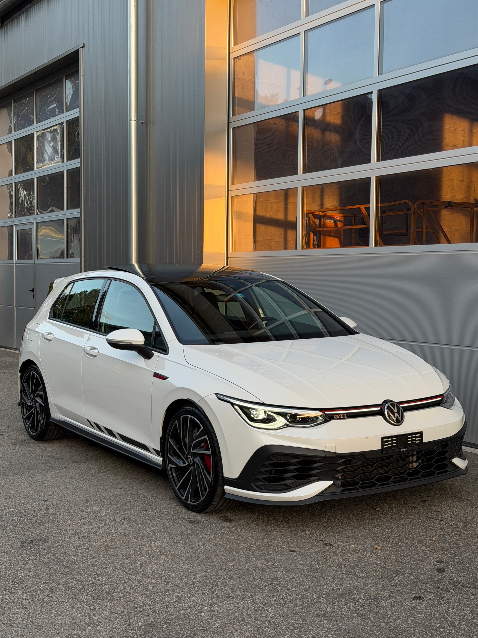 VW Golf 2.0 TSI GTI Clubsport DSG-image-4