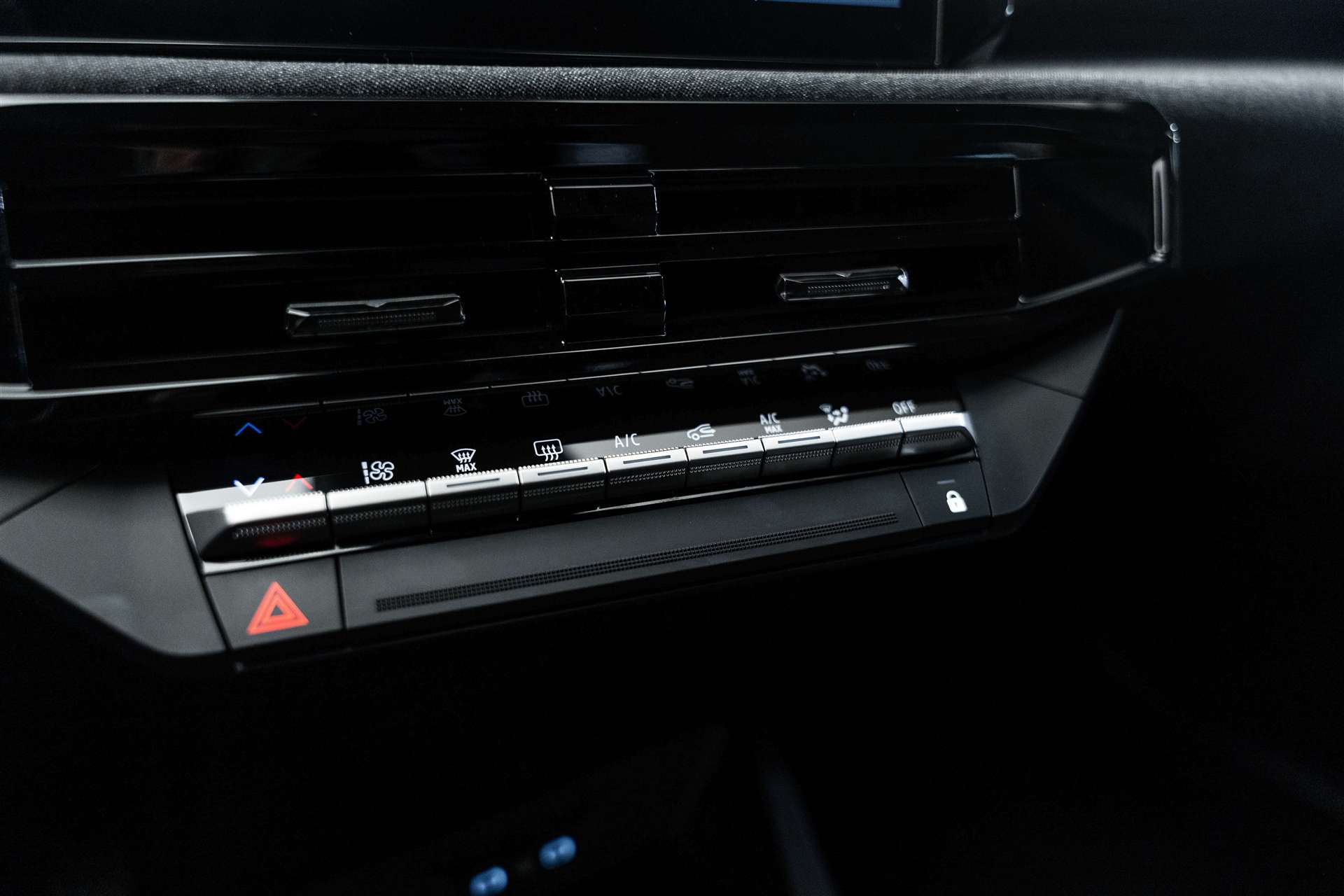 RENAULT RENAULT Clio 1.2 TCe Evolution NEUES MODELL EDC-Automat-image-22