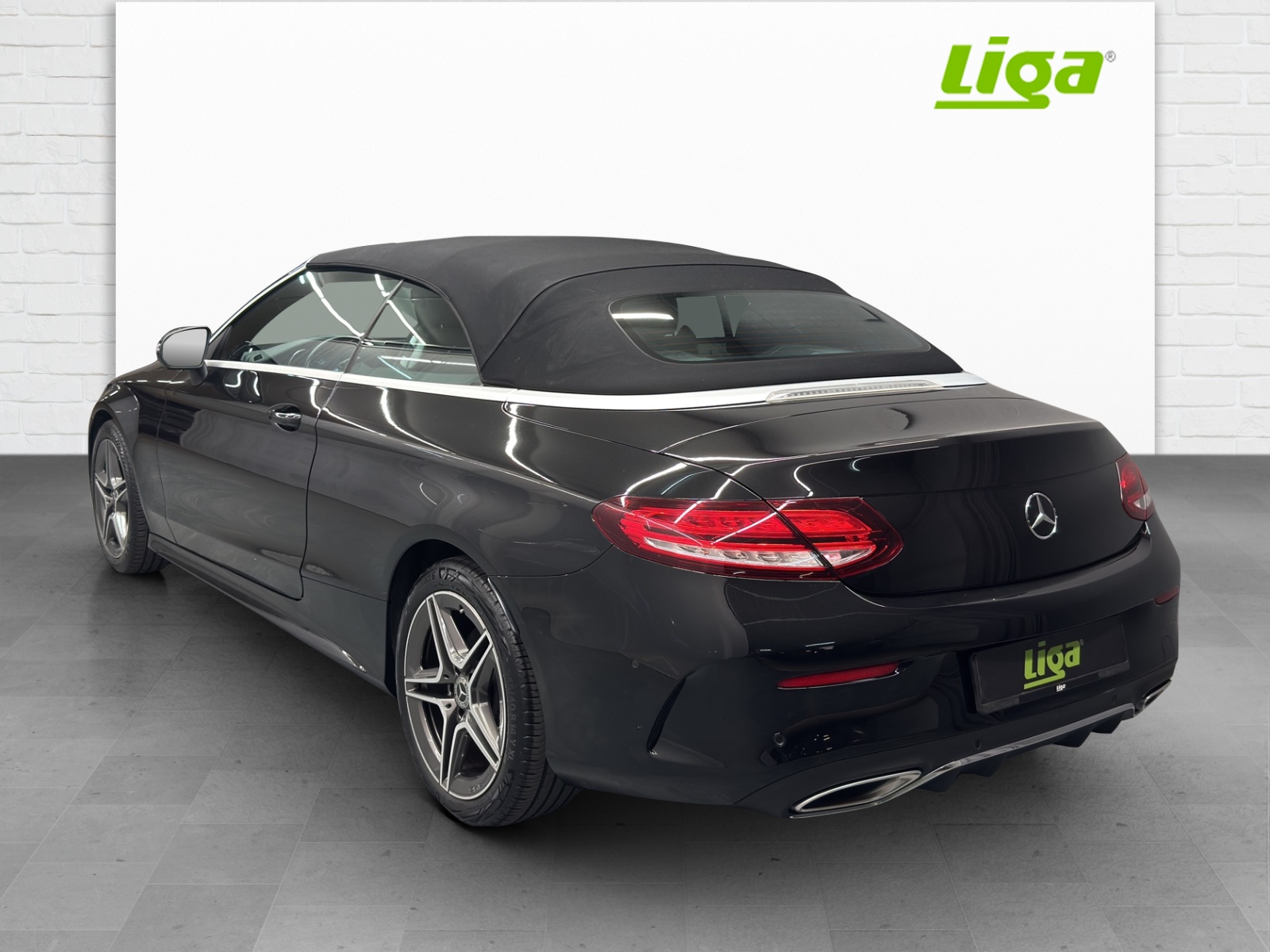 MERCEDES-BENZ C 200 AMG Line 4Matic Cabriolet-showroom-element-3