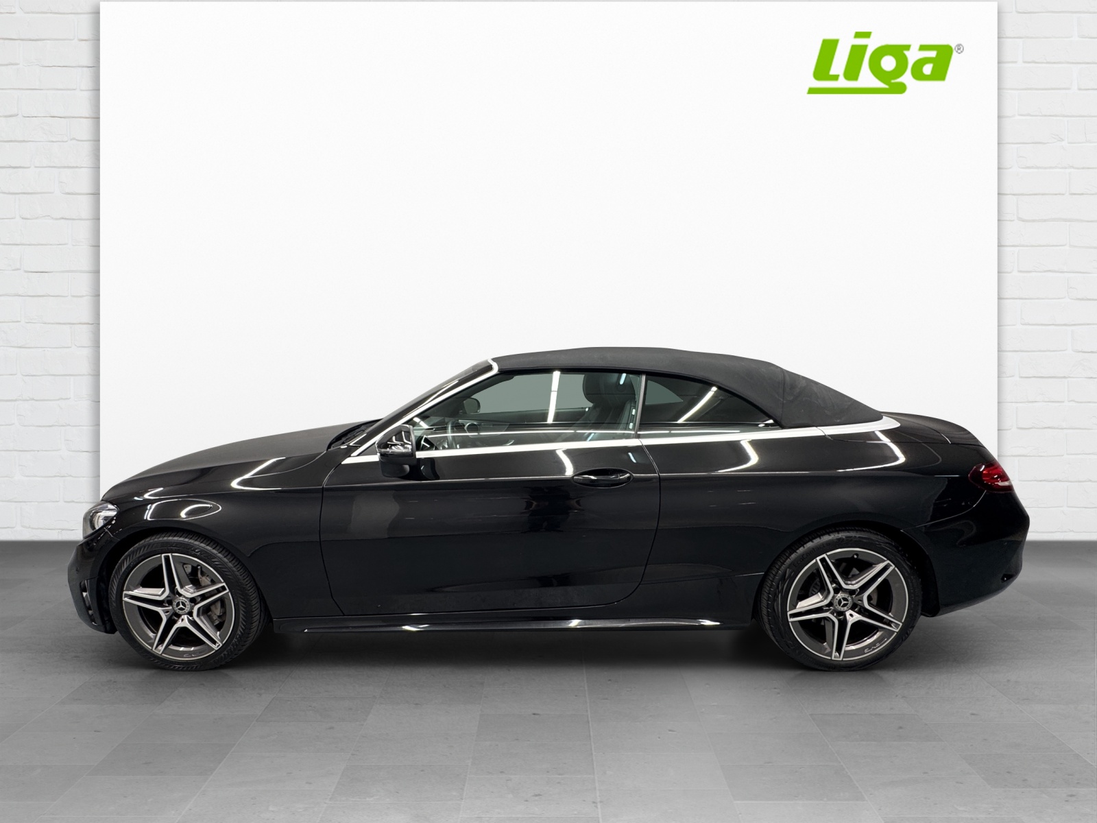 MERCEDES-BENZ C 200 AMG Line 4Matic Cabriolet-showroom-element-2