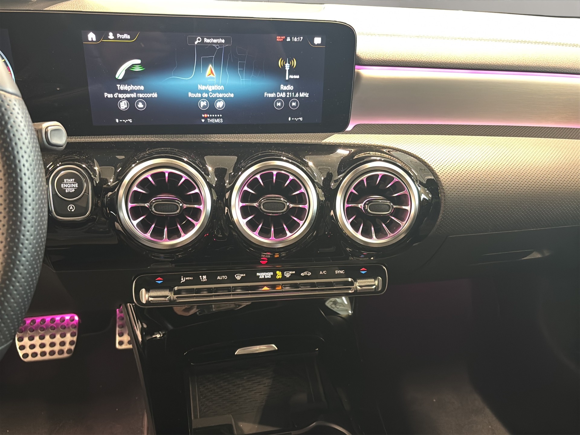 MERCEDES-BENZ CLA Shooting Brake 250 4Matic 7G-DCT AMG Line-image-18