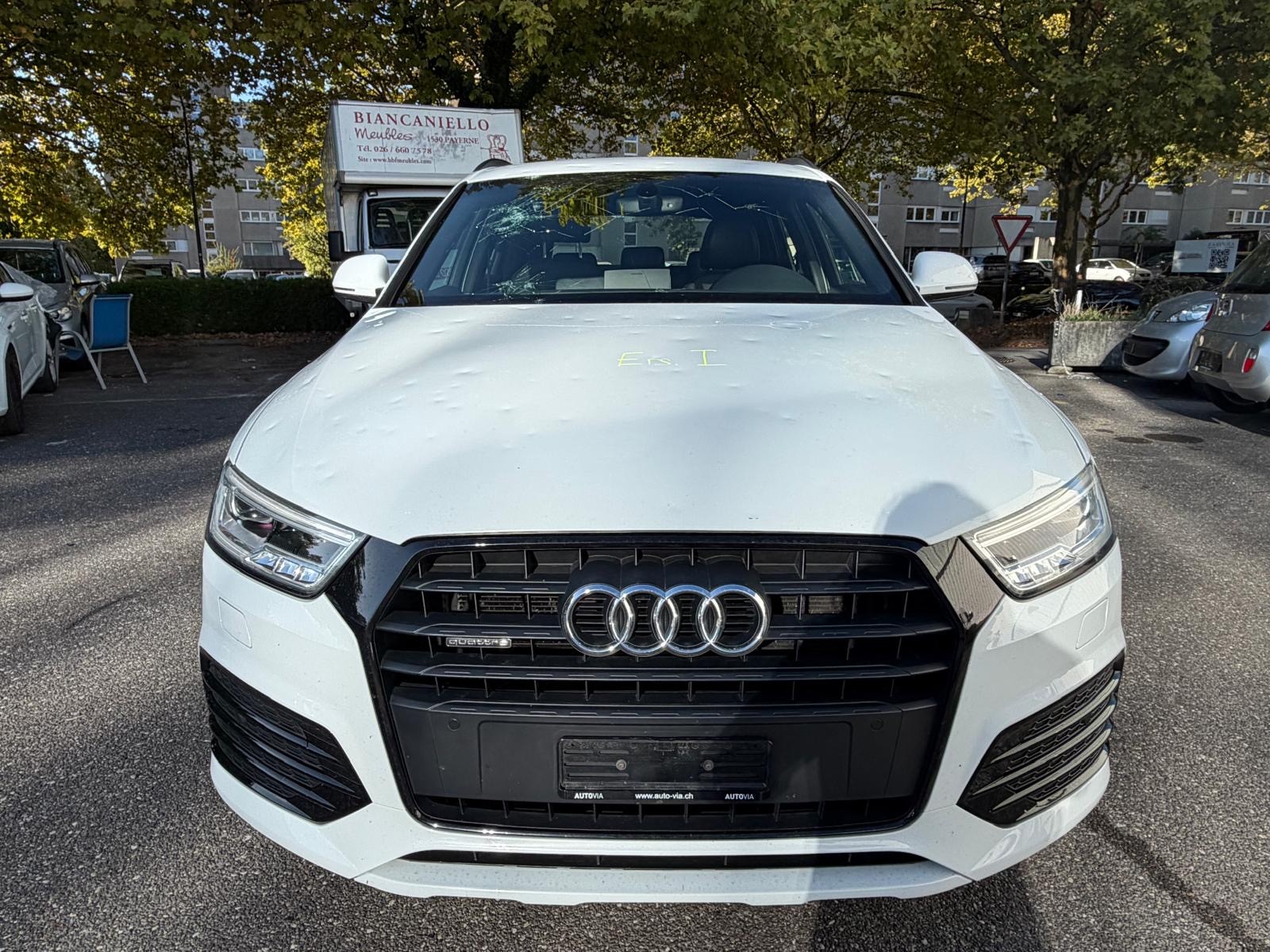 AUDI Q3 2.0 TDI design quattro S-tronic-showroom-element-2