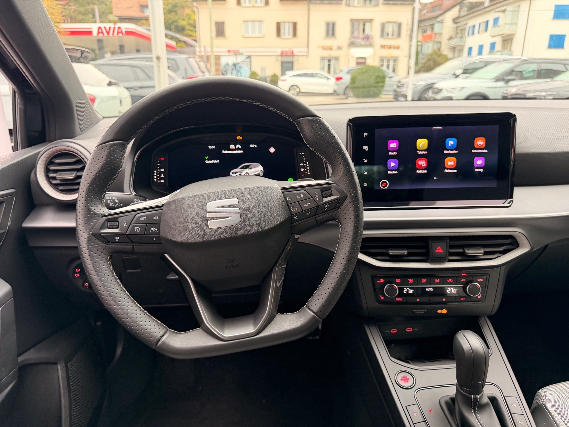 SEAT Arona 1.5 TSI 150 PS FR BLACK EDITION !! *** TOP AUSSTATTUNG ***-image-8