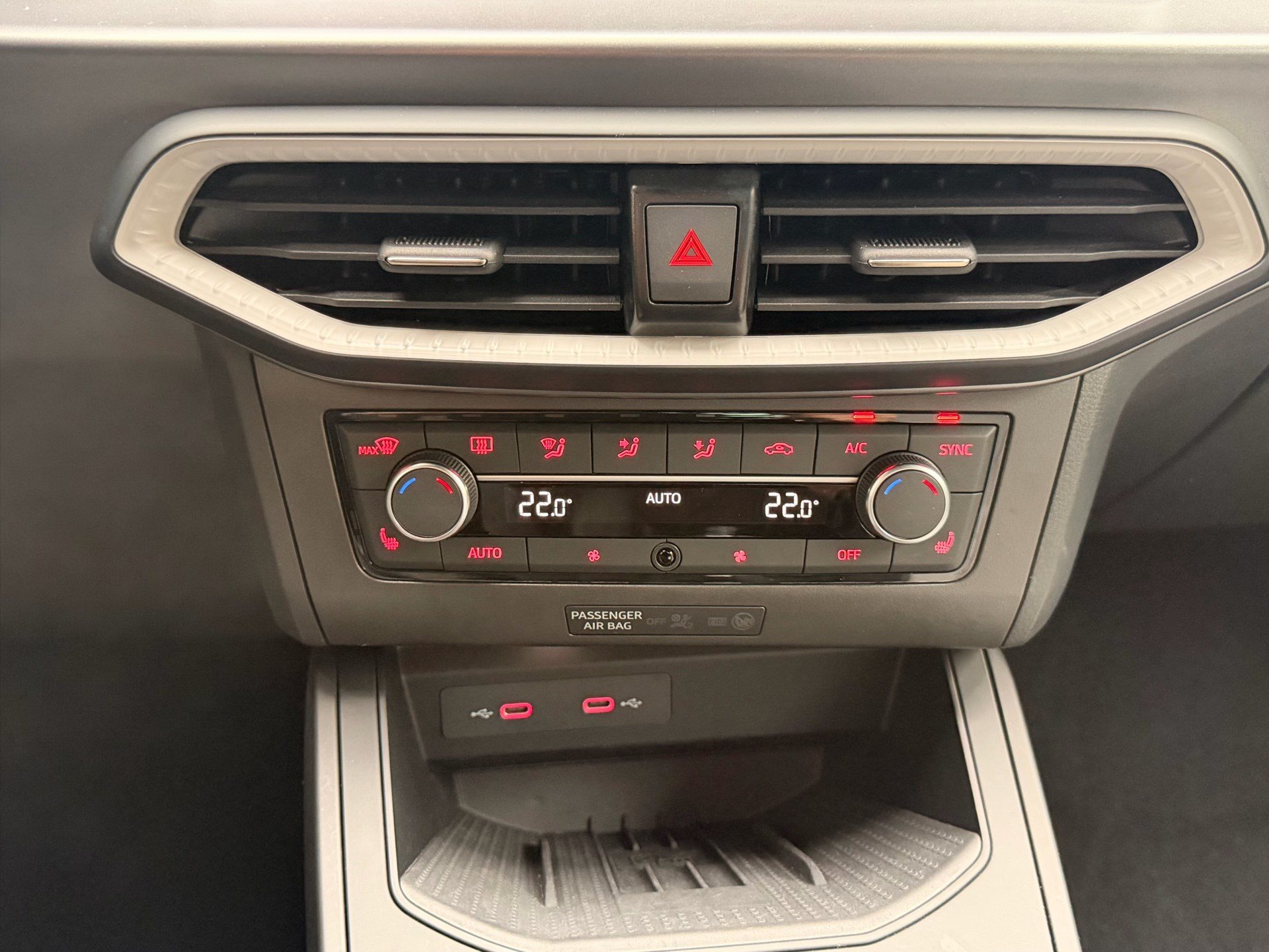 SEAT Arona 1.5 TSI 150 PS FR BLACK EDITION !! *** TOP AUSSTATTUNG ***-image-21