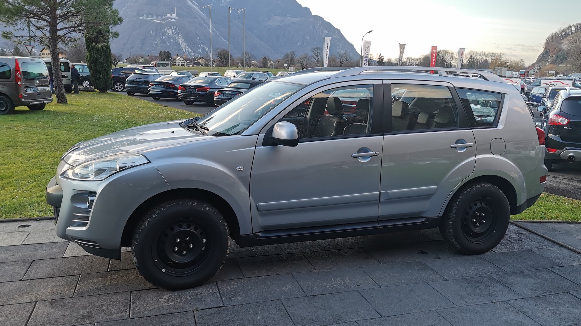 PEUGEOT 4007 2.2 HDi Confort-image-11