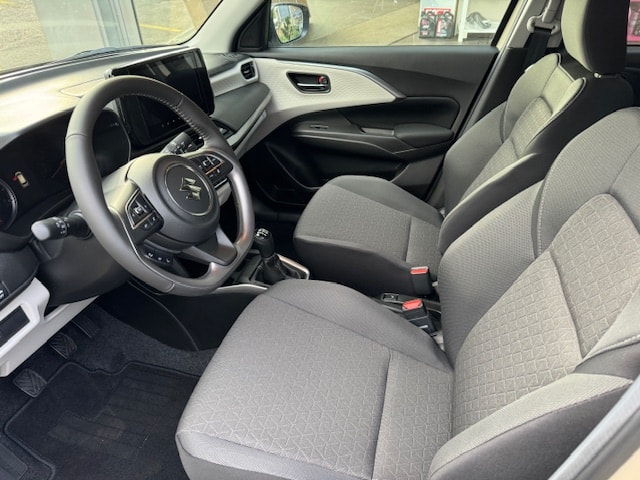 SUZUKI Swift 1.2 1st Edition Top Hybrid 4x4-image-4