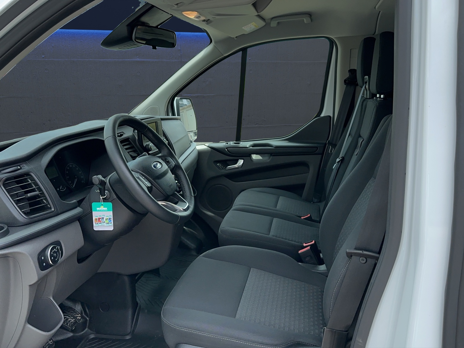 FORD Transit Custom Kombi 320 L1 2.0 EcoBlue 130 PS Trend 9-Plätzer-image-6