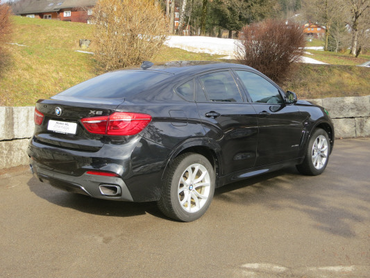 BMW X6 xDrive 30d-showroom-element-2