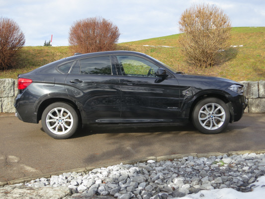 BMW X6 xDrive 30d-showroom-element-1