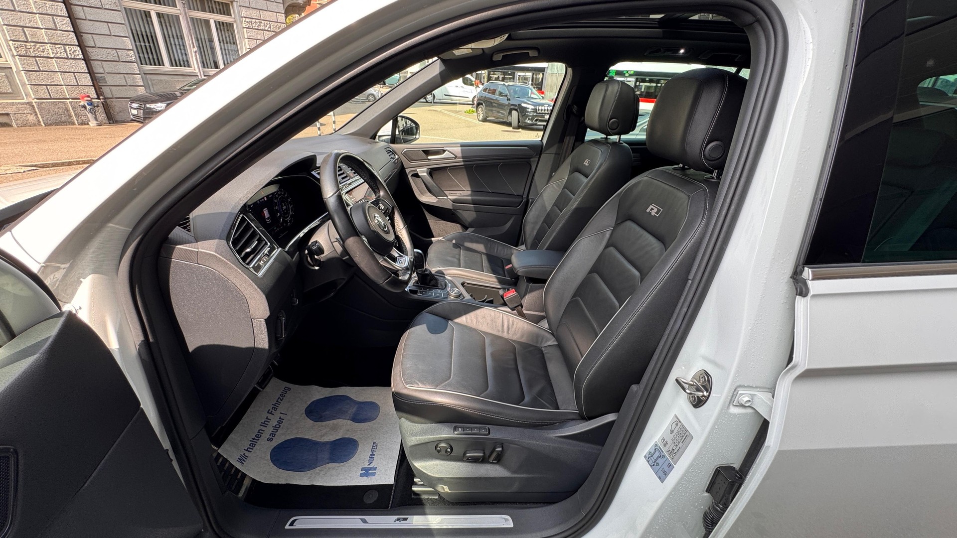 VW Tiguan 2.0 TDI SCR Highline 4Motion DSG-image-11